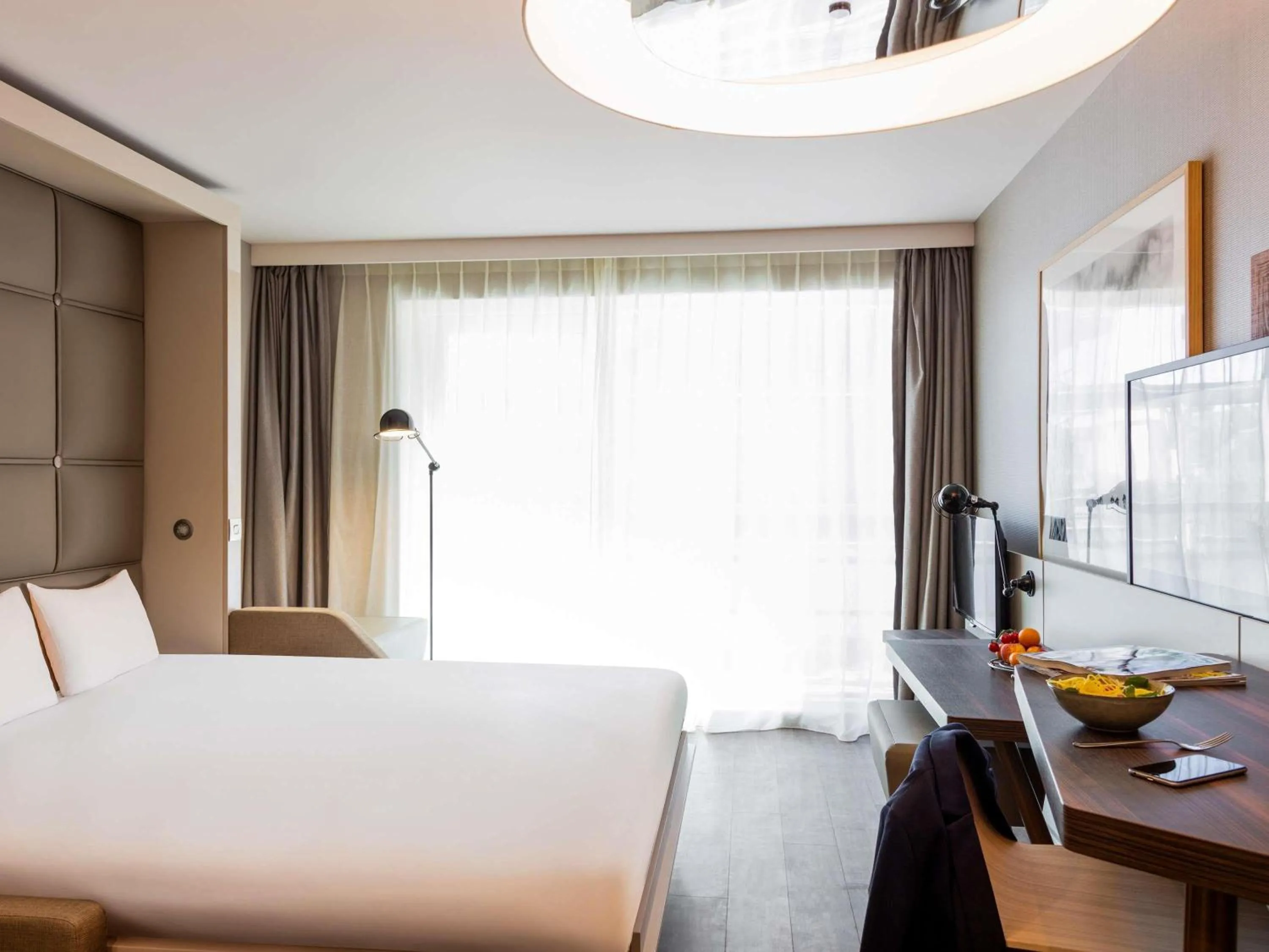 Bedroom, Bed in Aparthotel Adagio Edinburgh Royal Mile