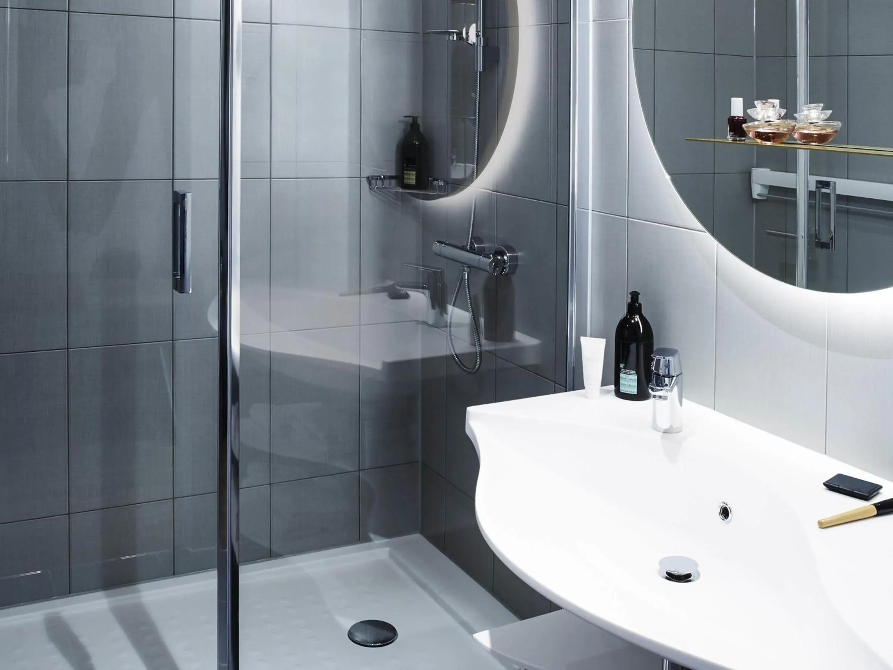 Bedroom in Aparthotel Adagio Edinburgh Royal Mile Bedroom in Aparthotel Adagio Edinburgh Royal Mile