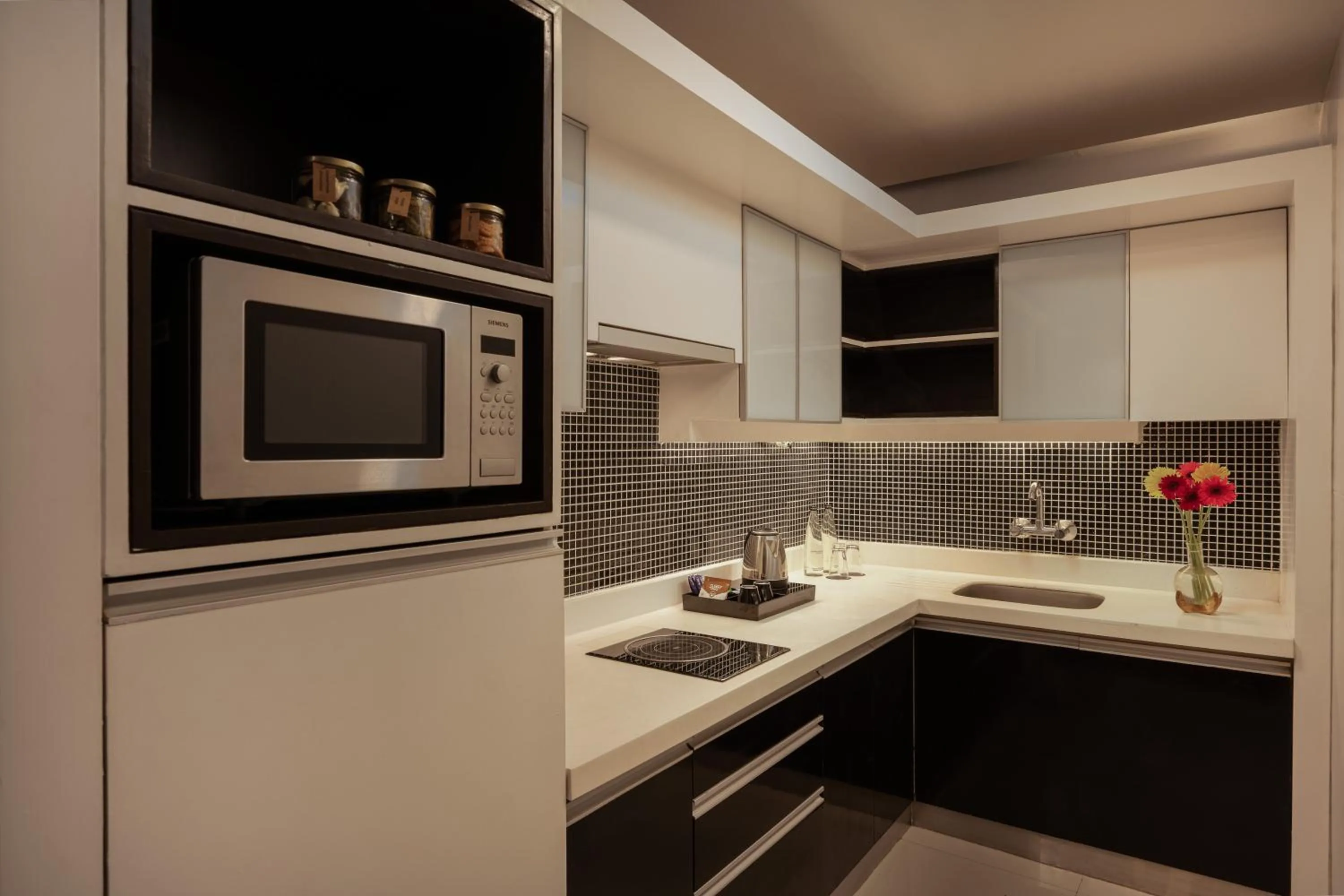 Kitchen or kitchenette in Grand Mercure Bangalore - An Accor Brand