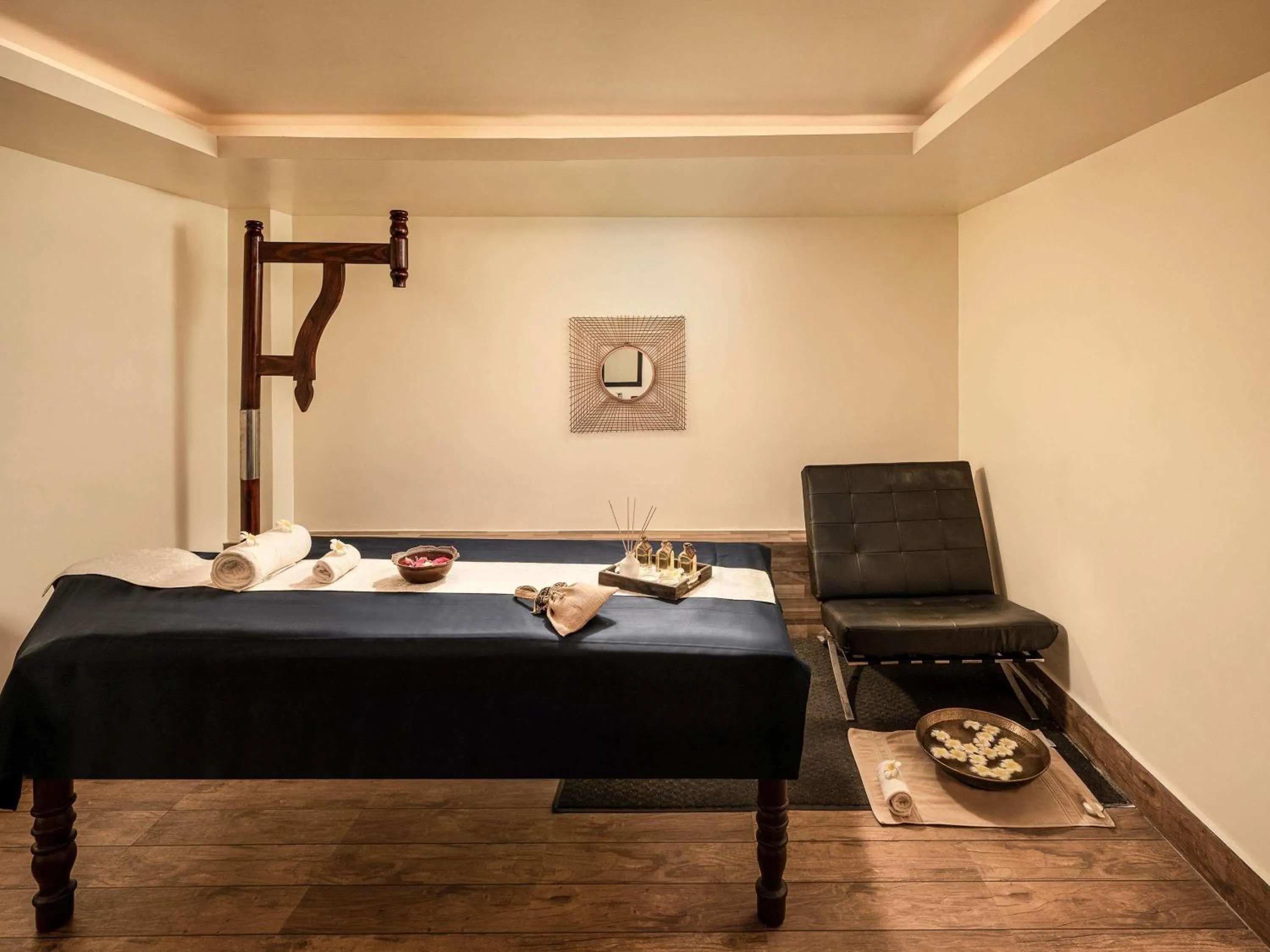 Property building in Grand Mercure Bangalore - An Accor Brand