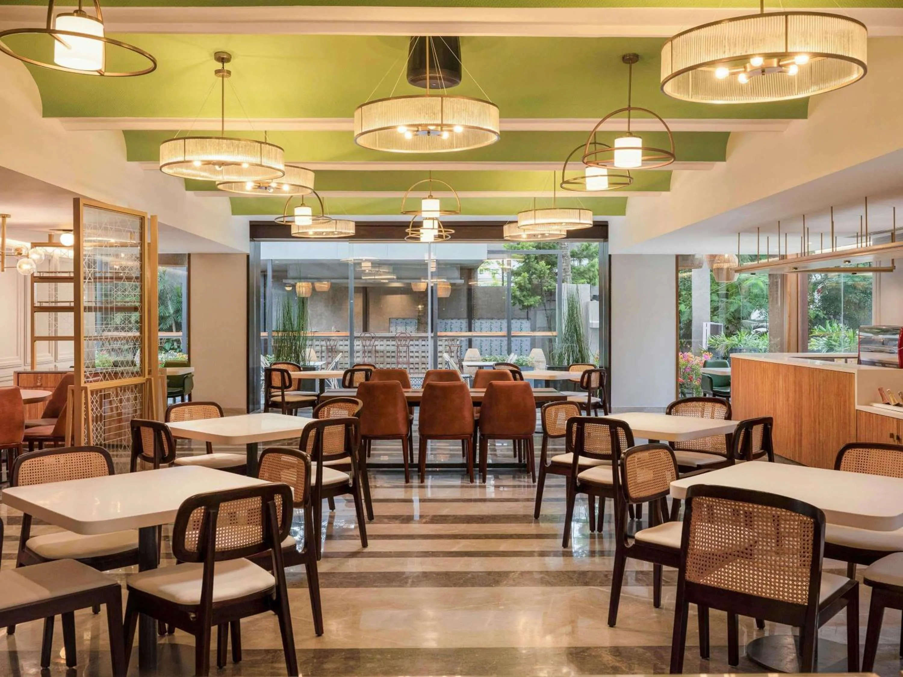 Restaurant/places to eat in Grand Mercure Bangalore - An Accor Brand