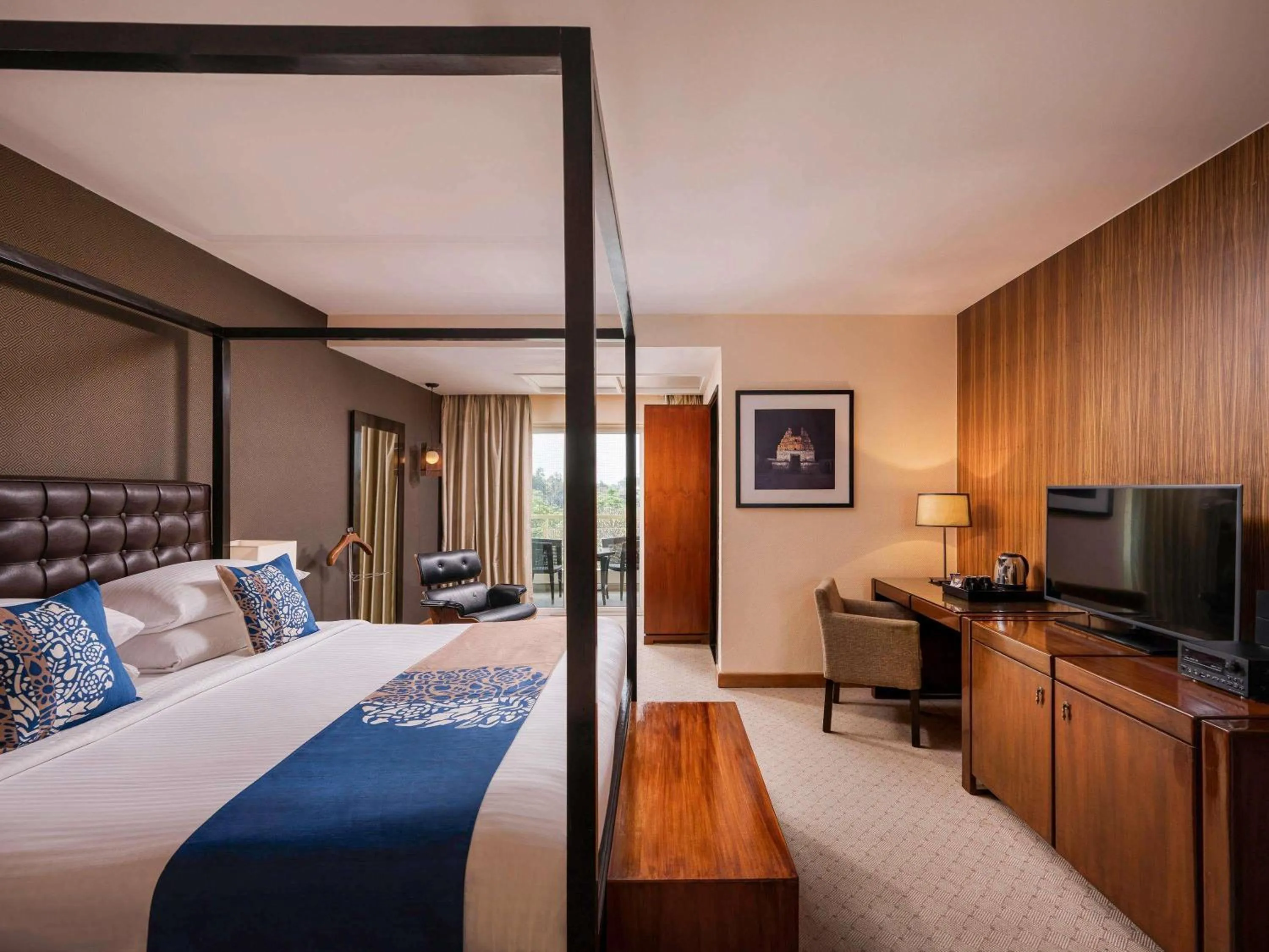 Bedroom, Bed in Grand Mercure Bangalore - An Accor Brand