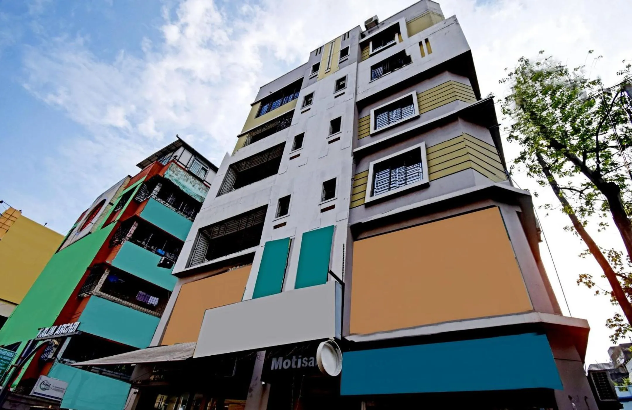 Facade/entrance in Collection O Motisarai