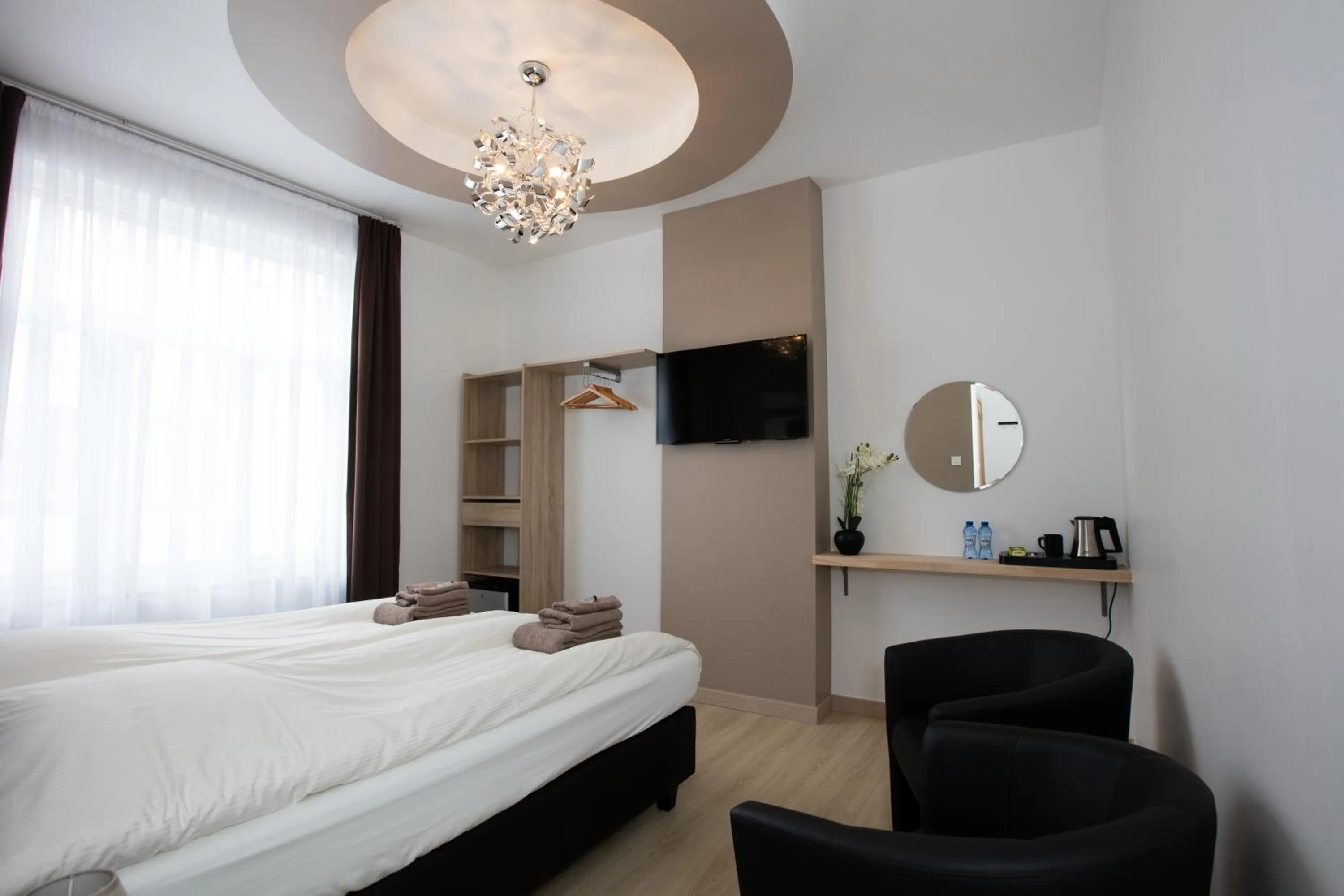 Bedroom, Bed in Elysian