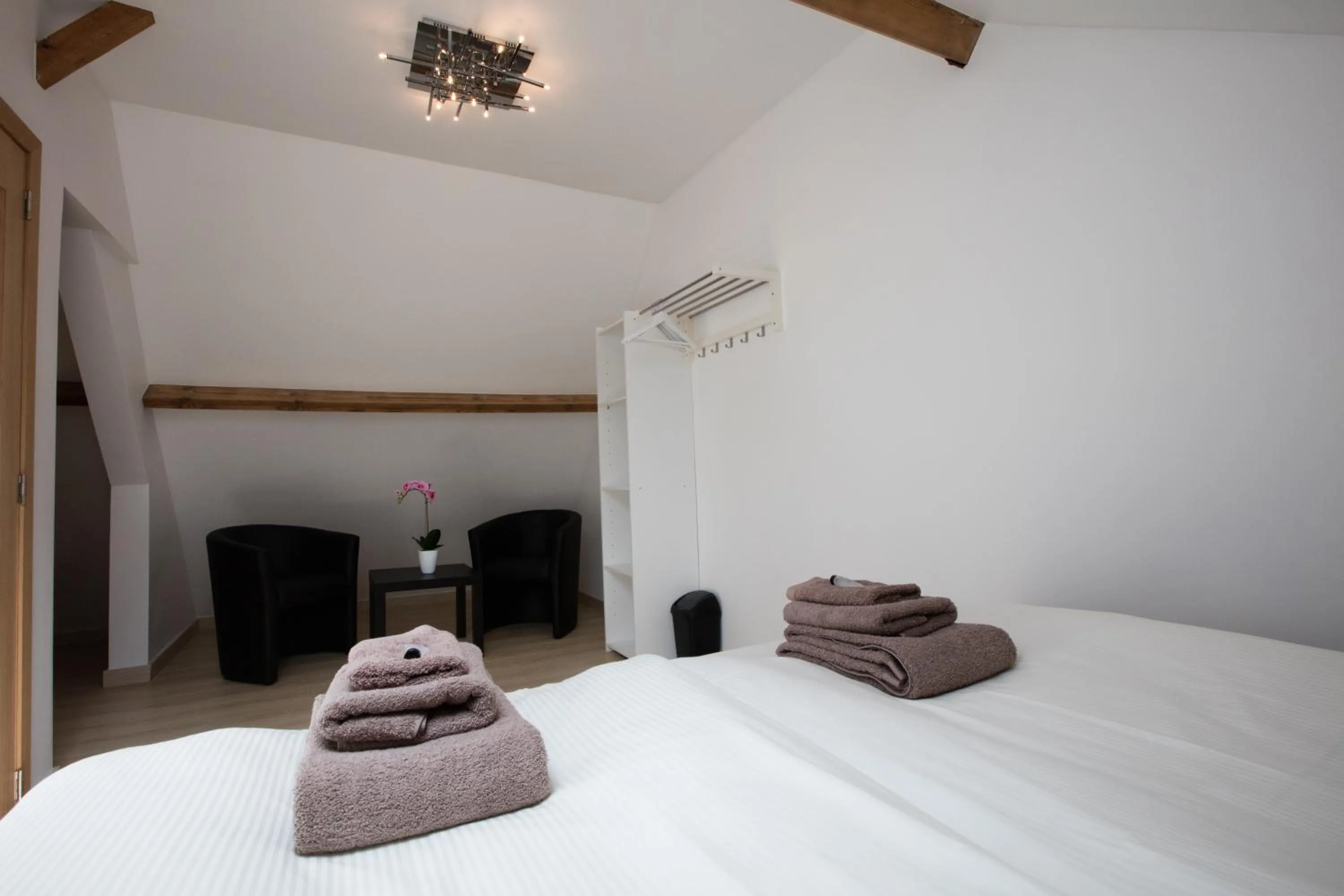 Bedroom, Bed in Elysian