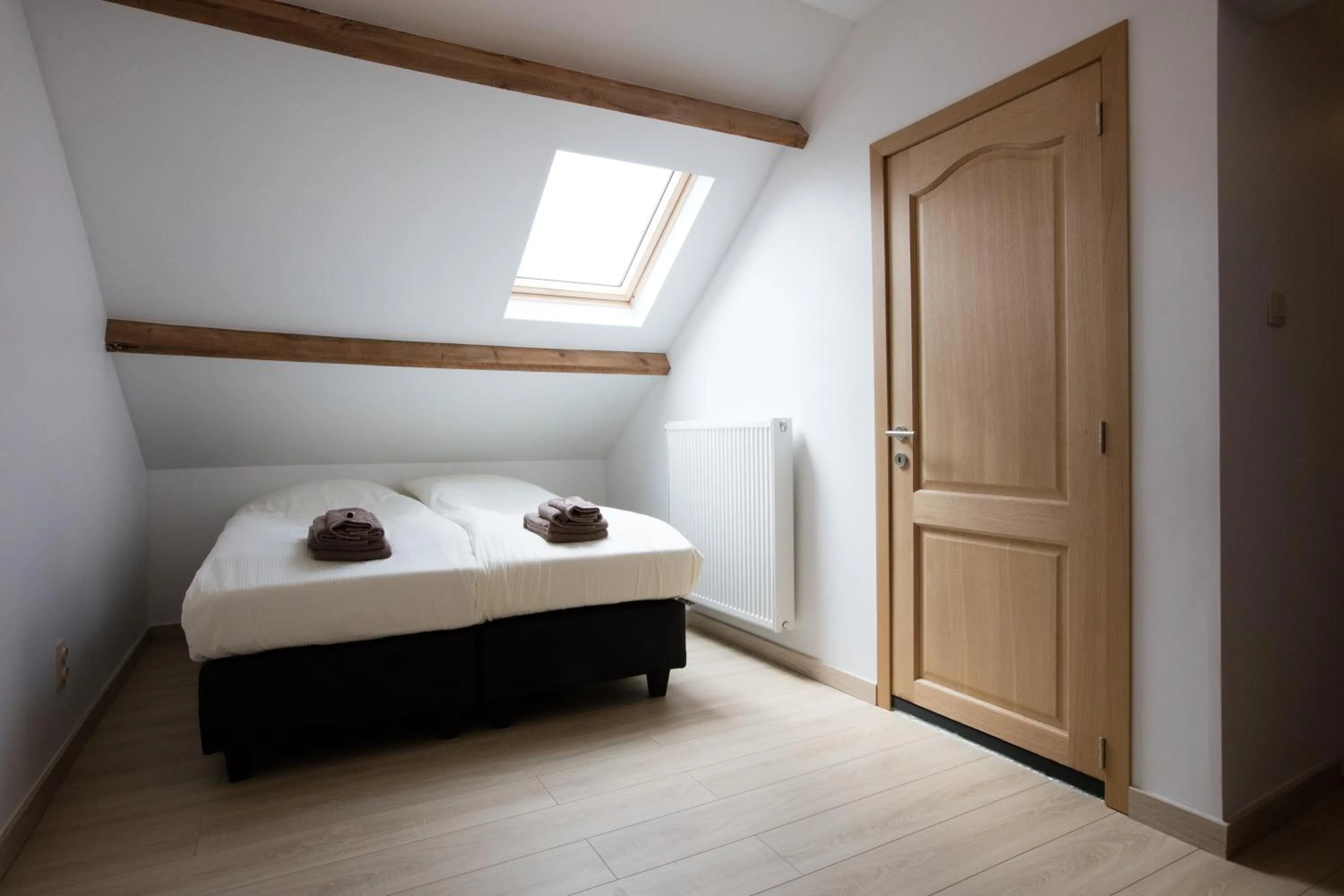 Bedroom, Bed in Elysian