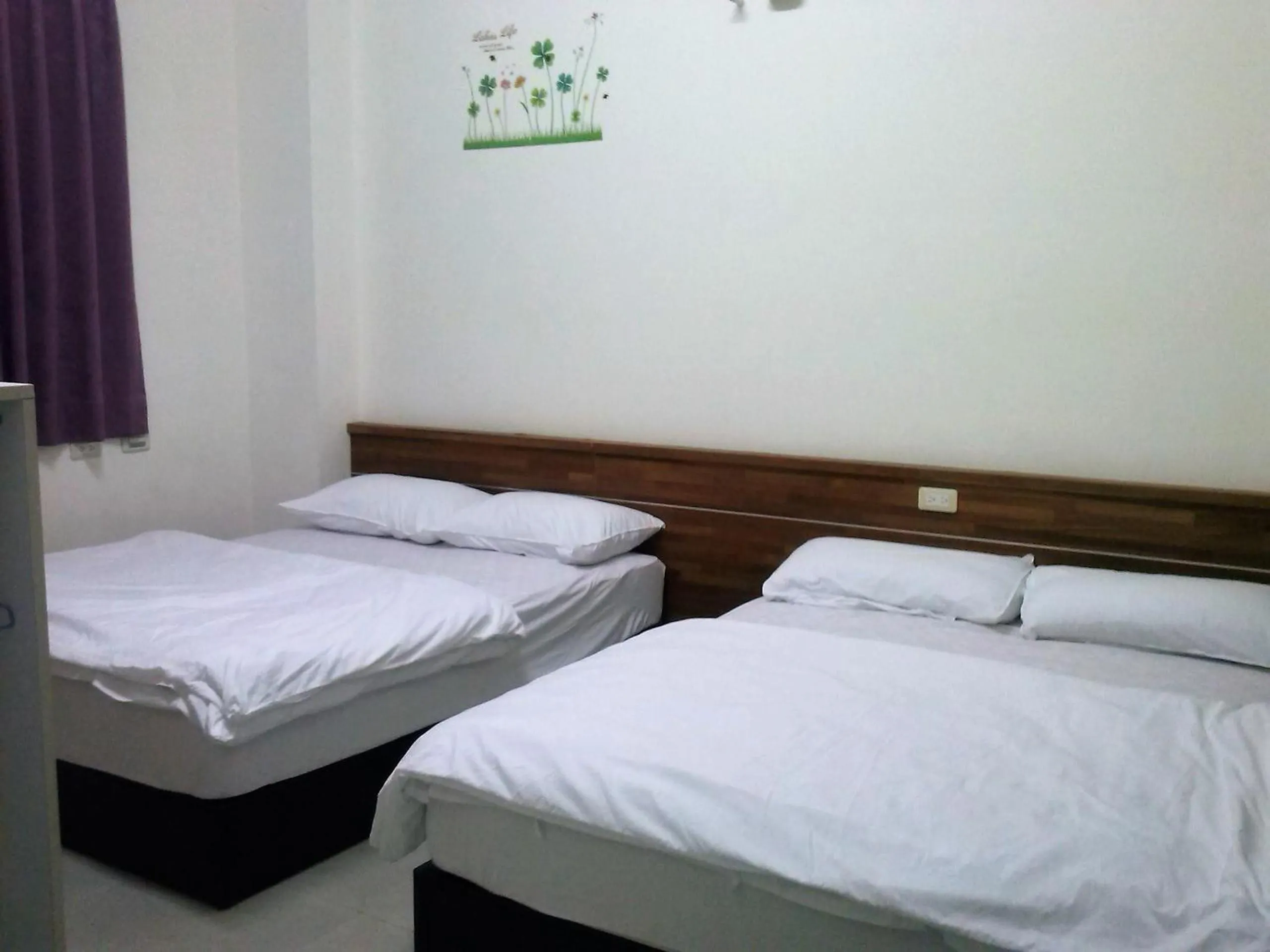 Bed in Lu He Feng Homestay