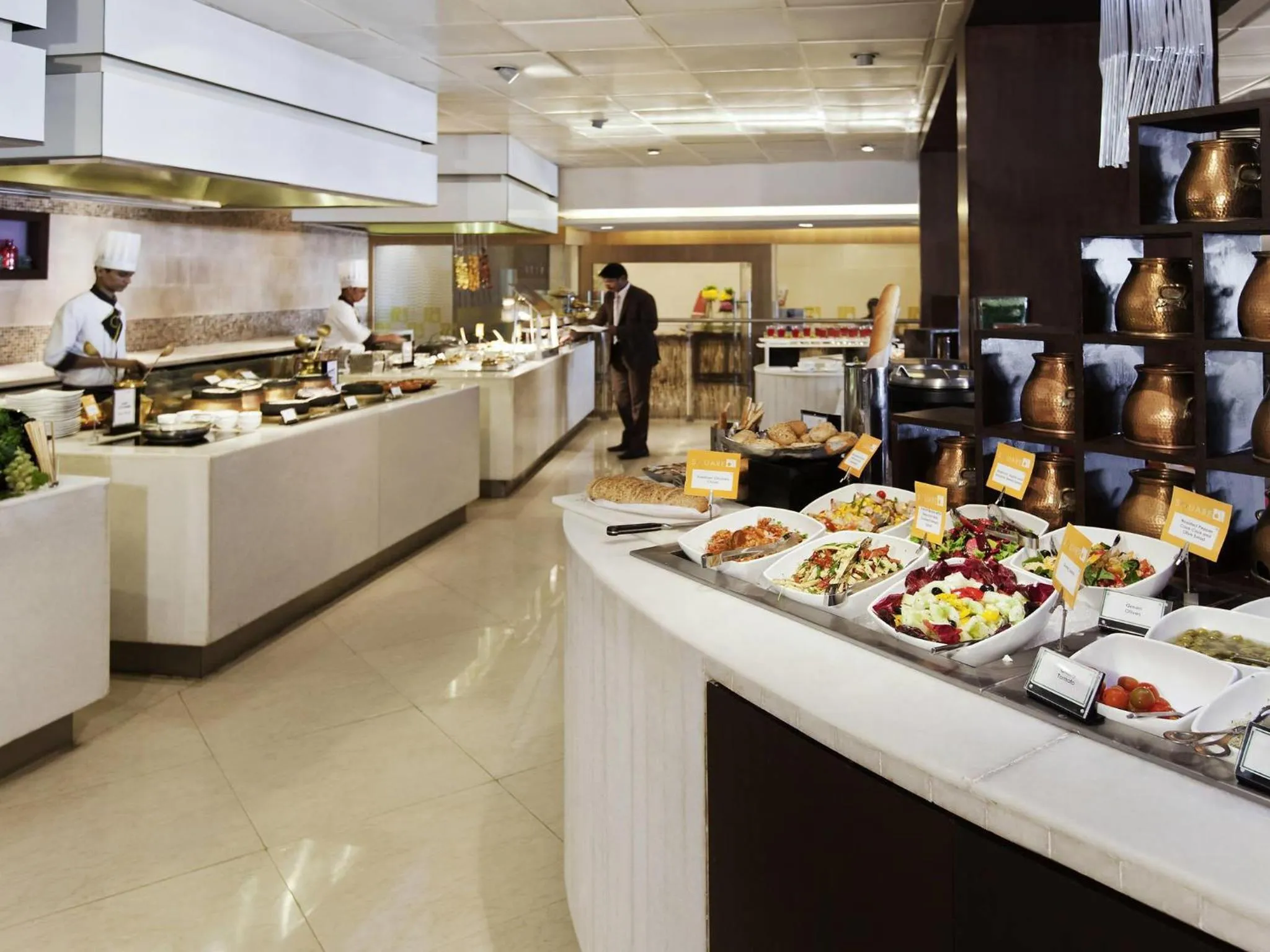 Restaurant/places to eat in Novotel Mumbai Juhu Beach