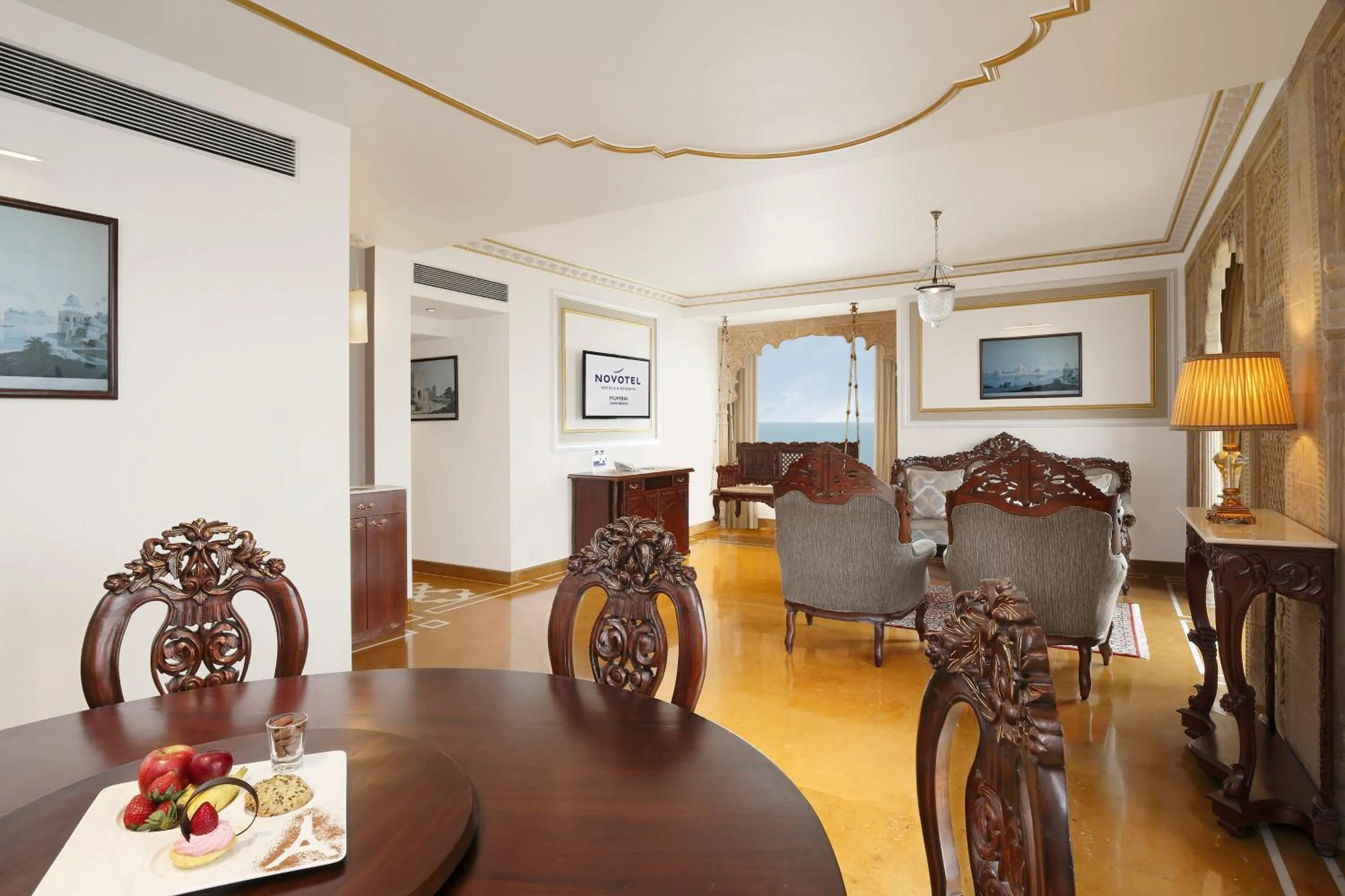 Living room in Novotel Mumbai Juhu Beach