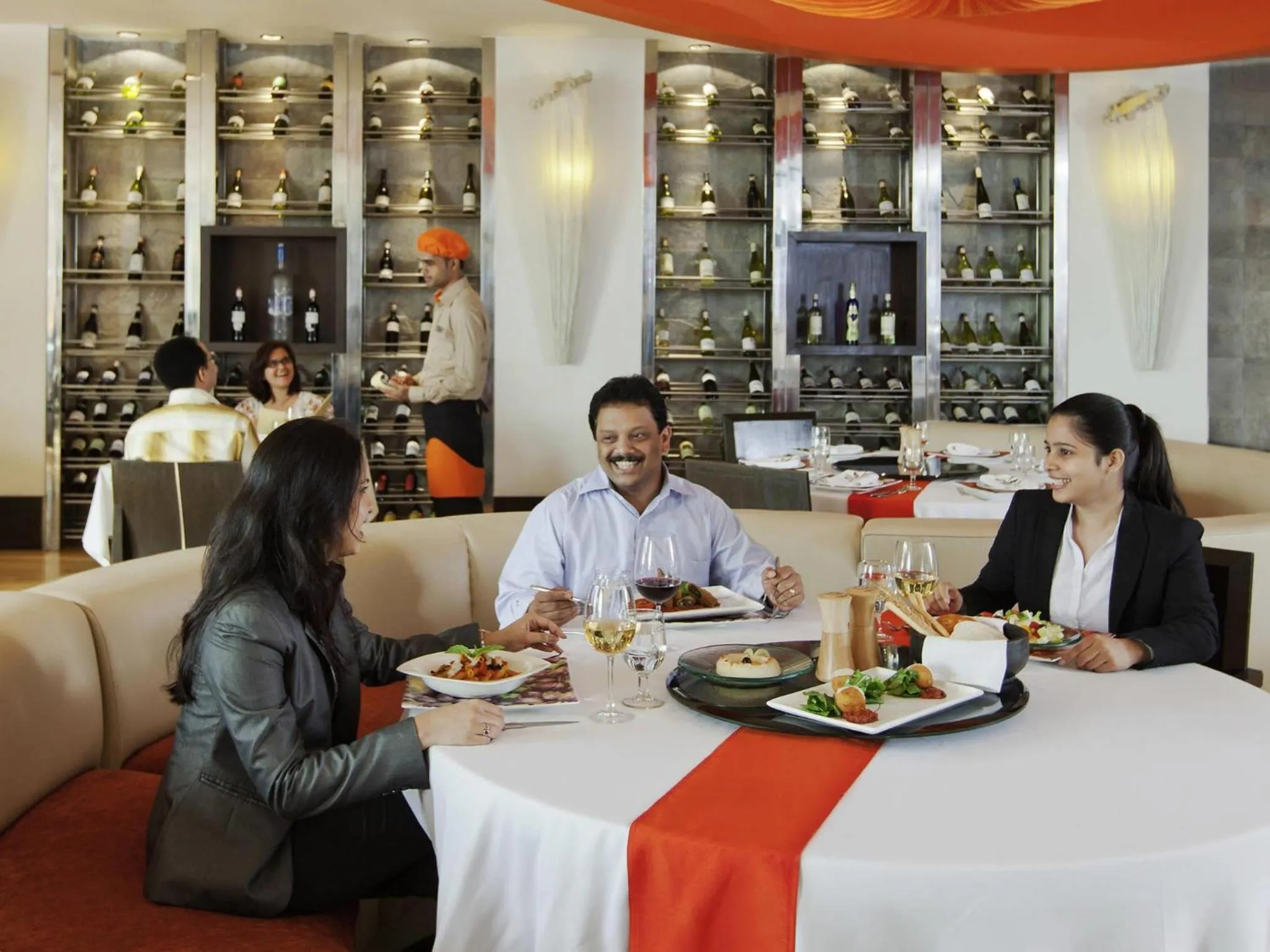Restaurant/places to eat in Novotel Mumbai Juhu Beach