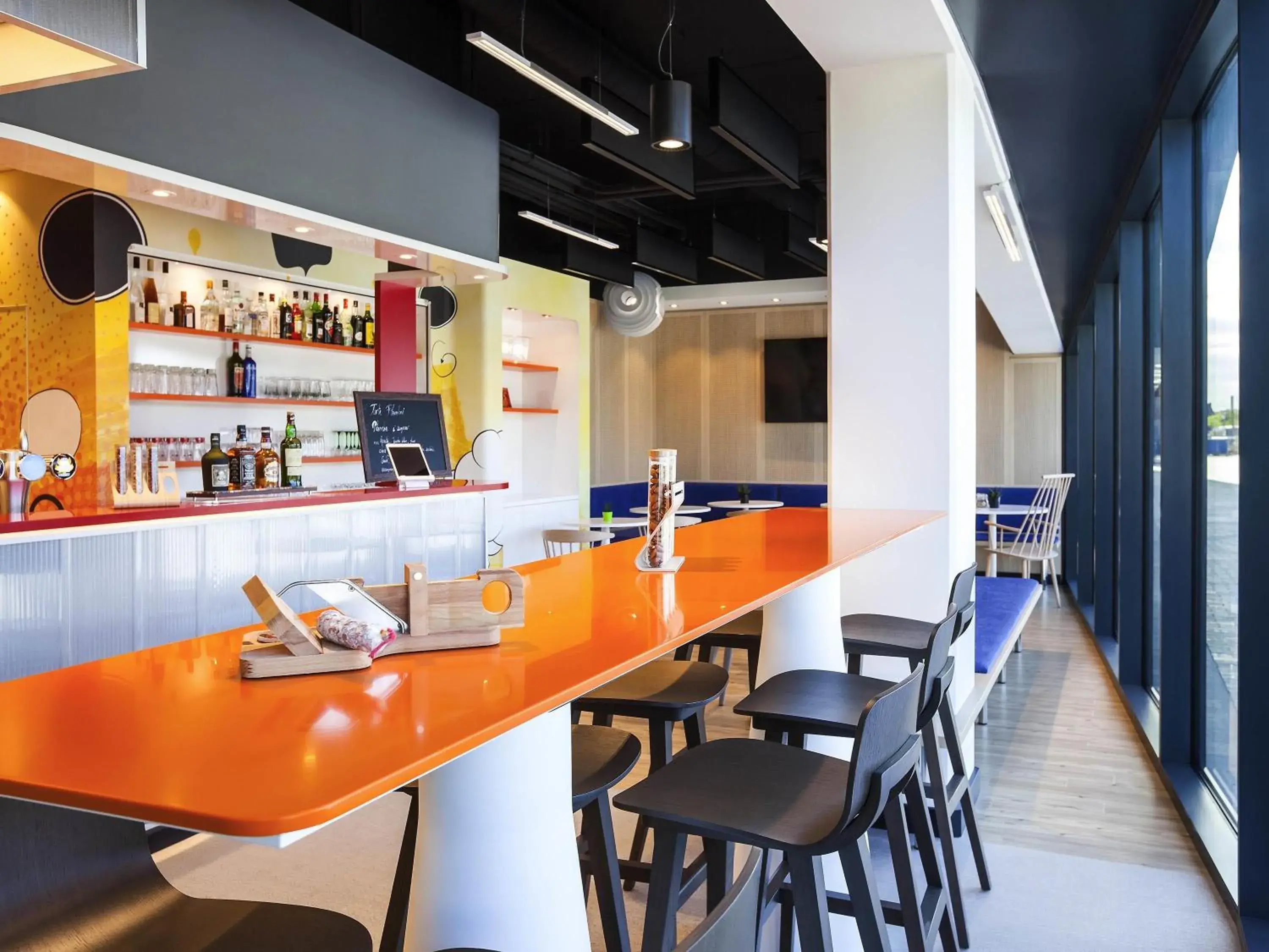 Lounge or bar in Ibis Styles Mulhouse Centre Gare Lounge or bar in Ibis Styles Mulhouse Centre Gare