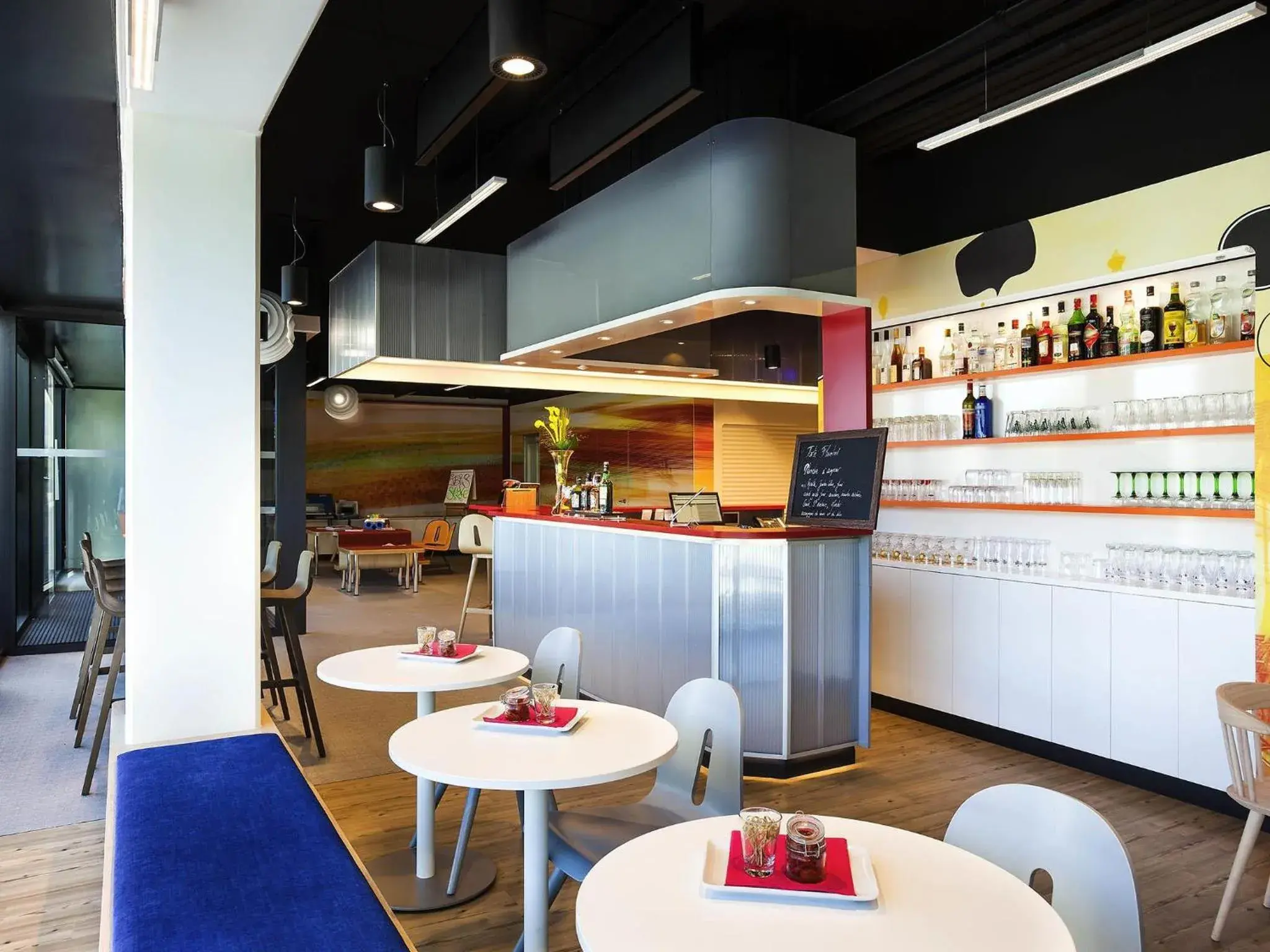 Lounge or bar in Ibis Styles Mulhouse Centre Gare Lounge or bar in Ibis Styles Mulhouse Centre Gare