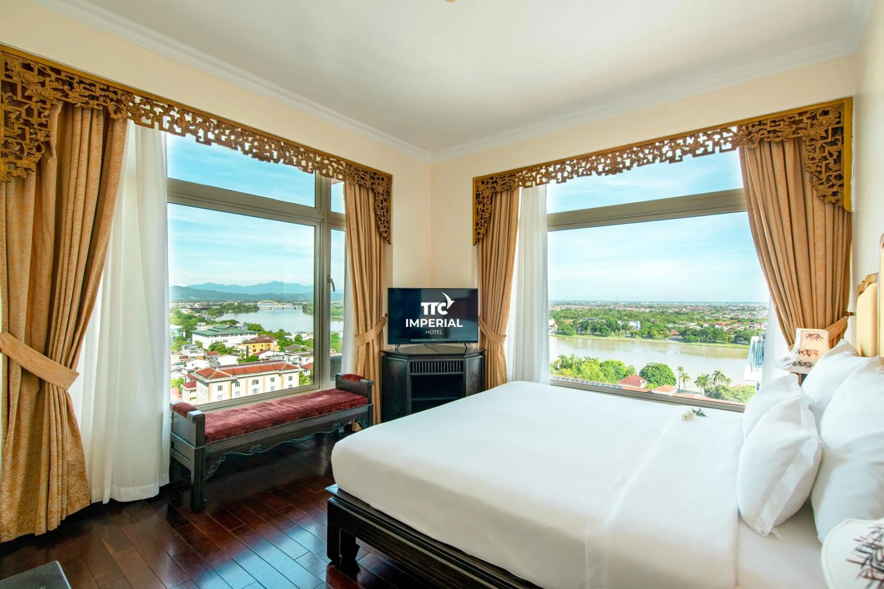 Bedroom, Bed in TTC Imperial Hotel