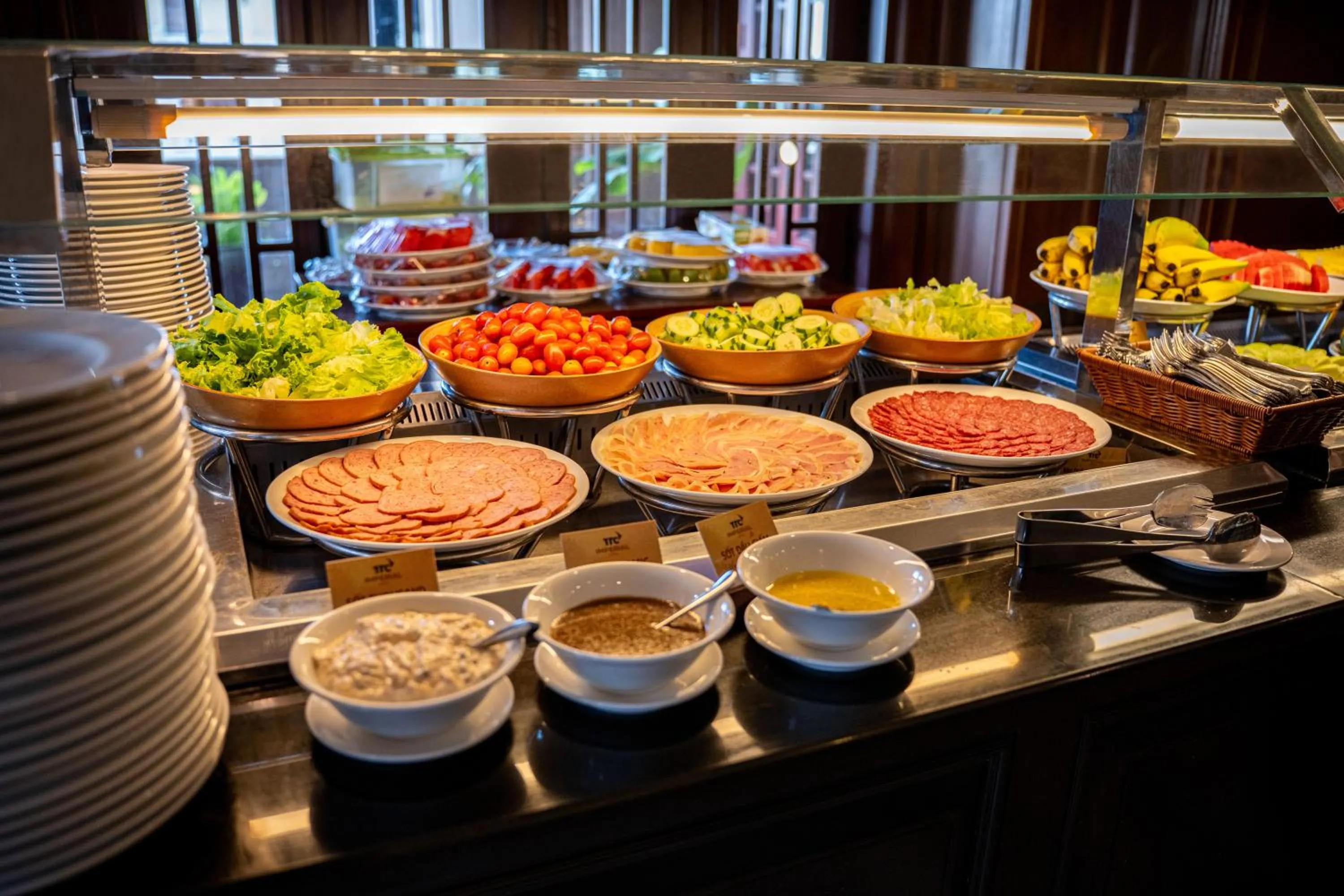 Food and drinks in TTC Imperial Hotel