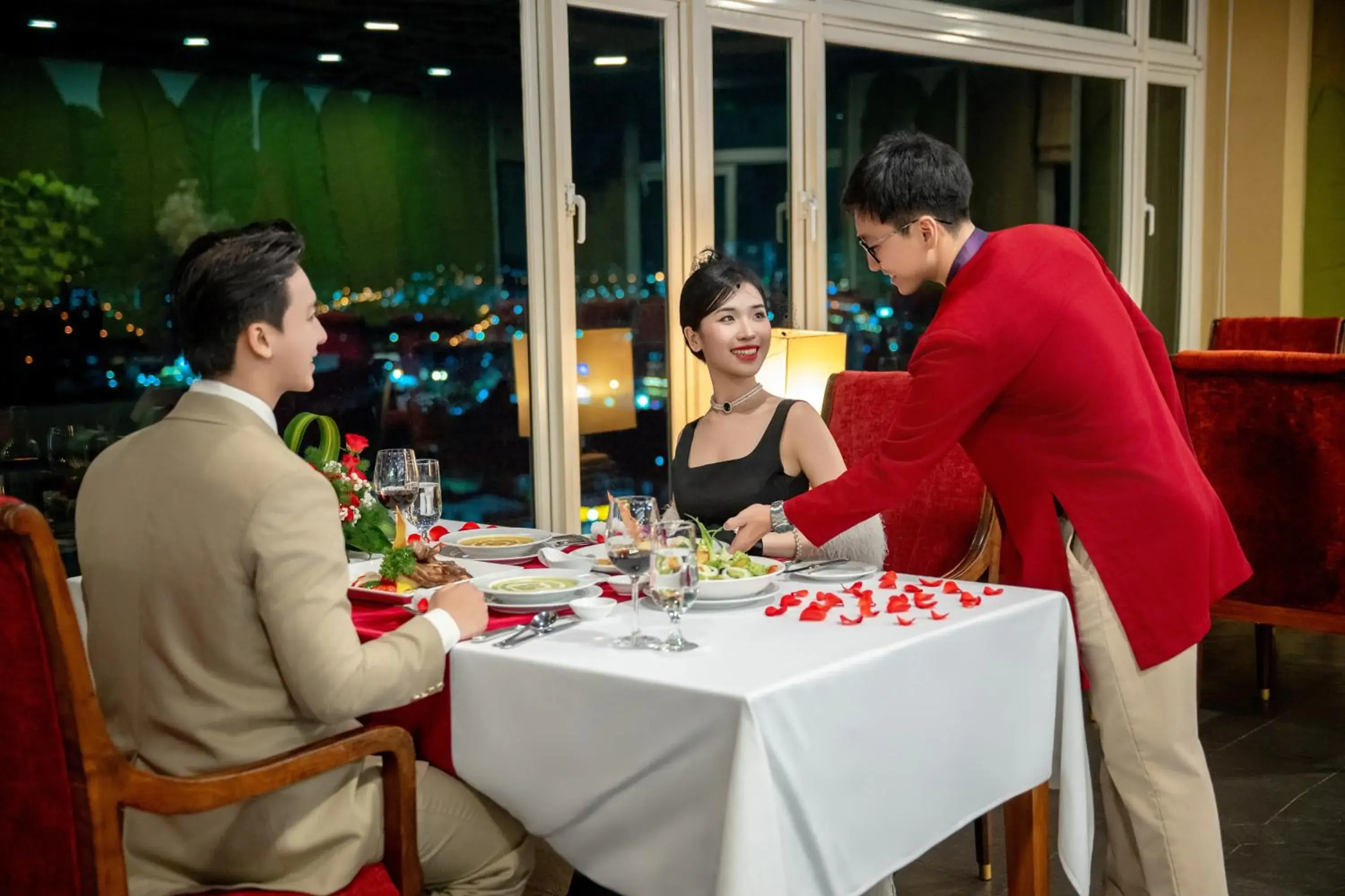 Restaurant/places to eat in TTC Imperial Hotel Restaurant/places to eat in TTC Imperial Hotel