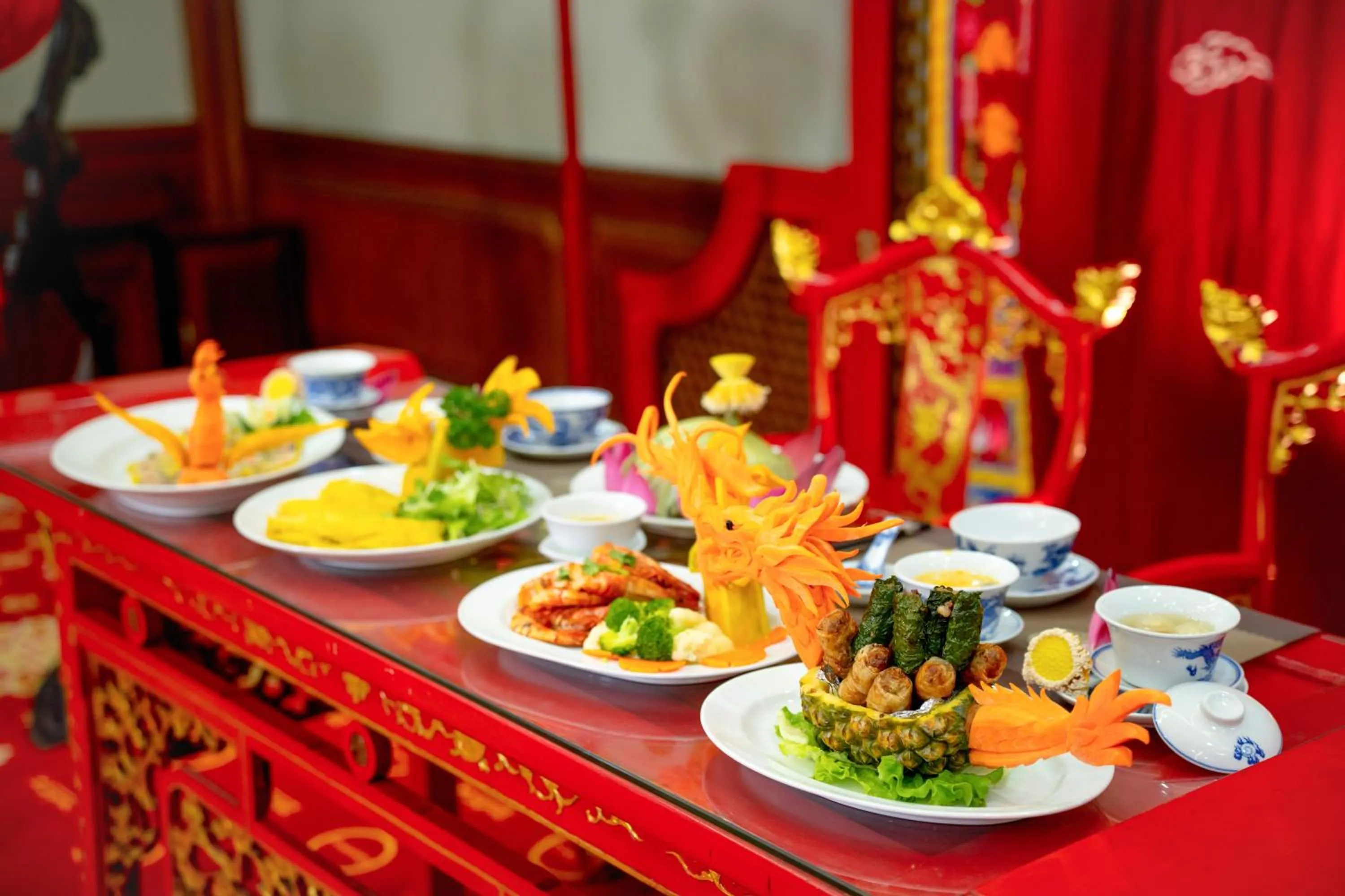 Food and drinks in TTC Imperial Hotel