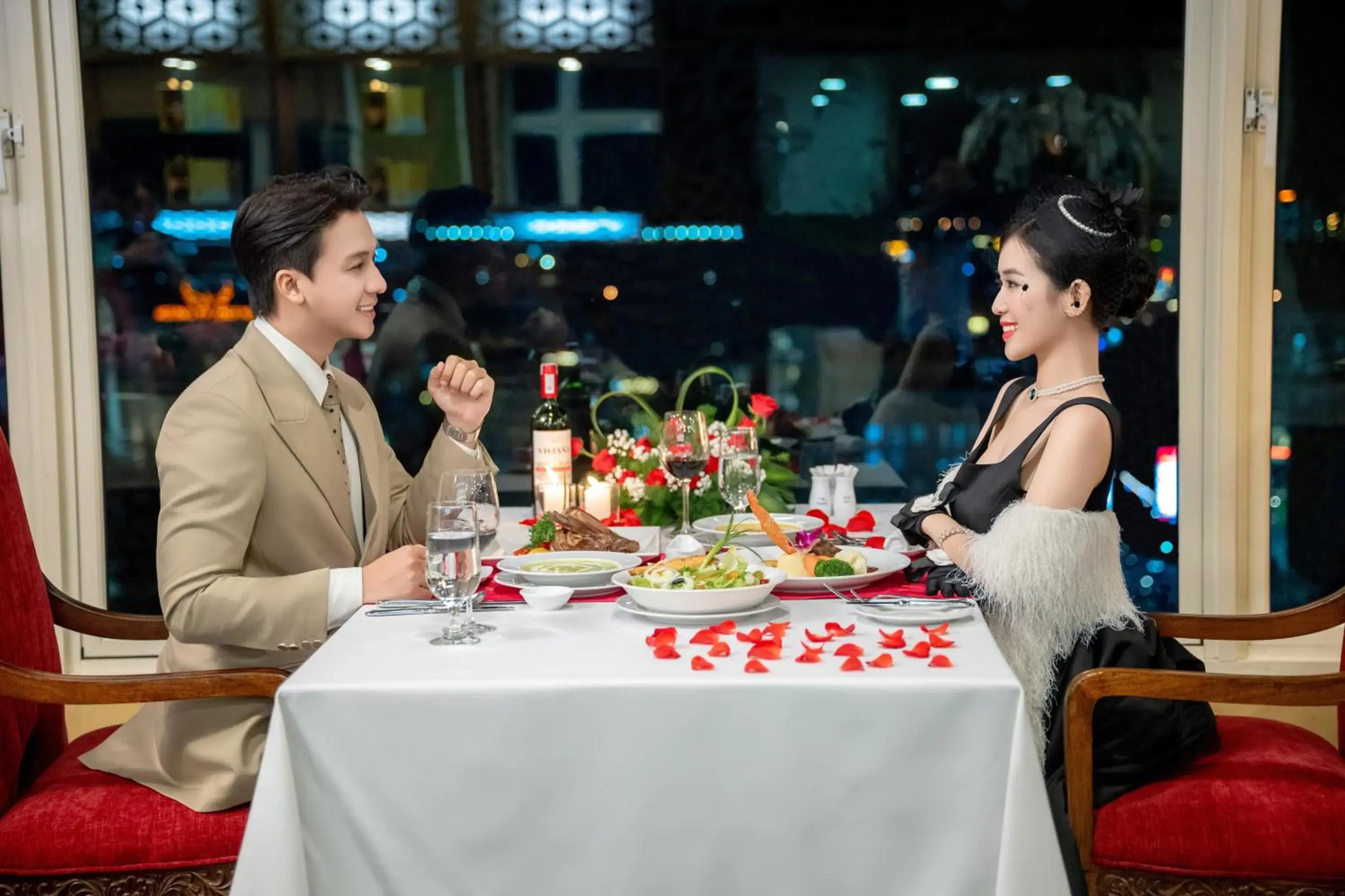 Restaurant/places to eat in TTC Imperial Hotel Restaurant/places to eat in TTC Imperial Hotel