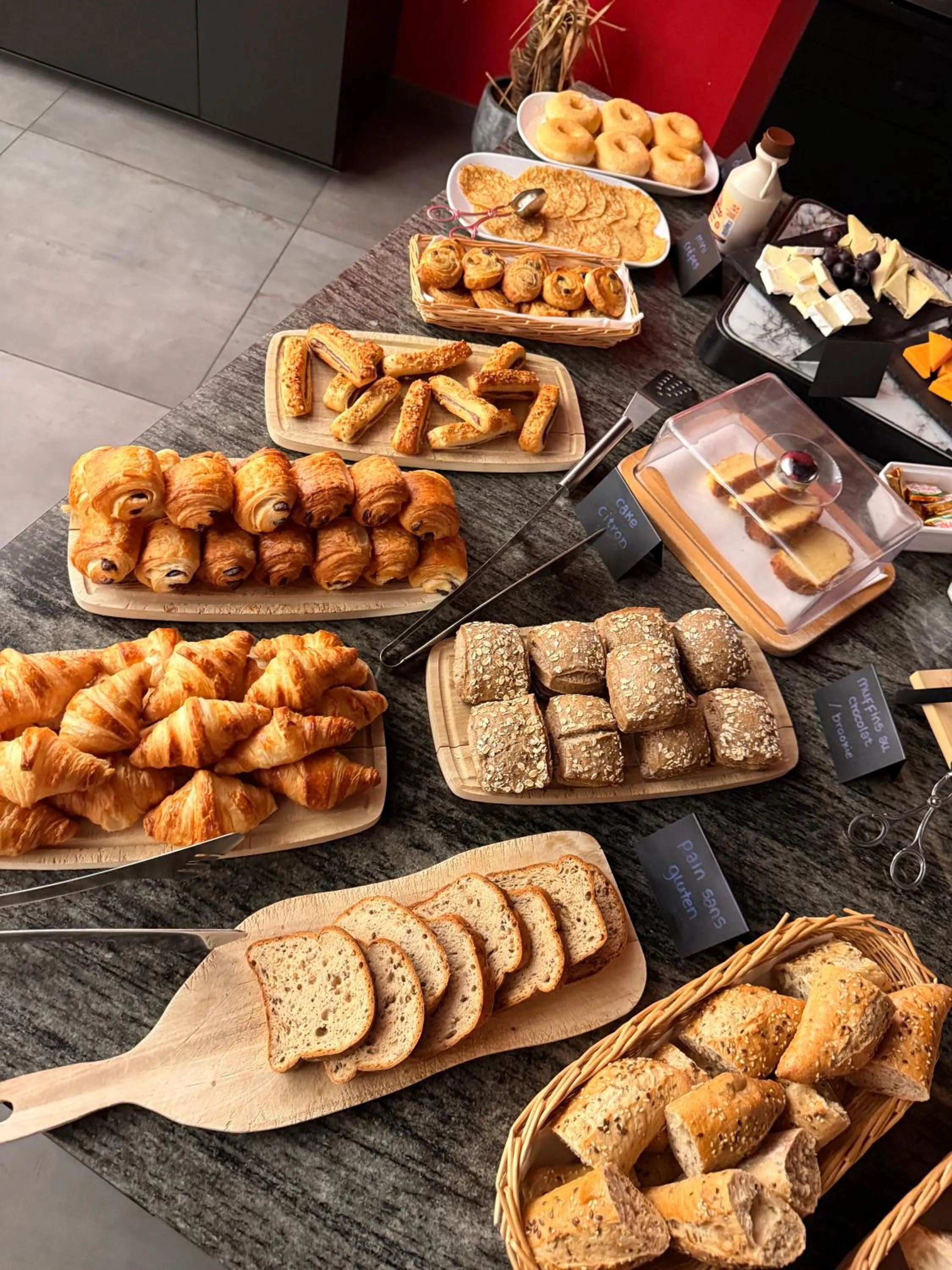 Breakfast in LOGIS Hôtel Borel