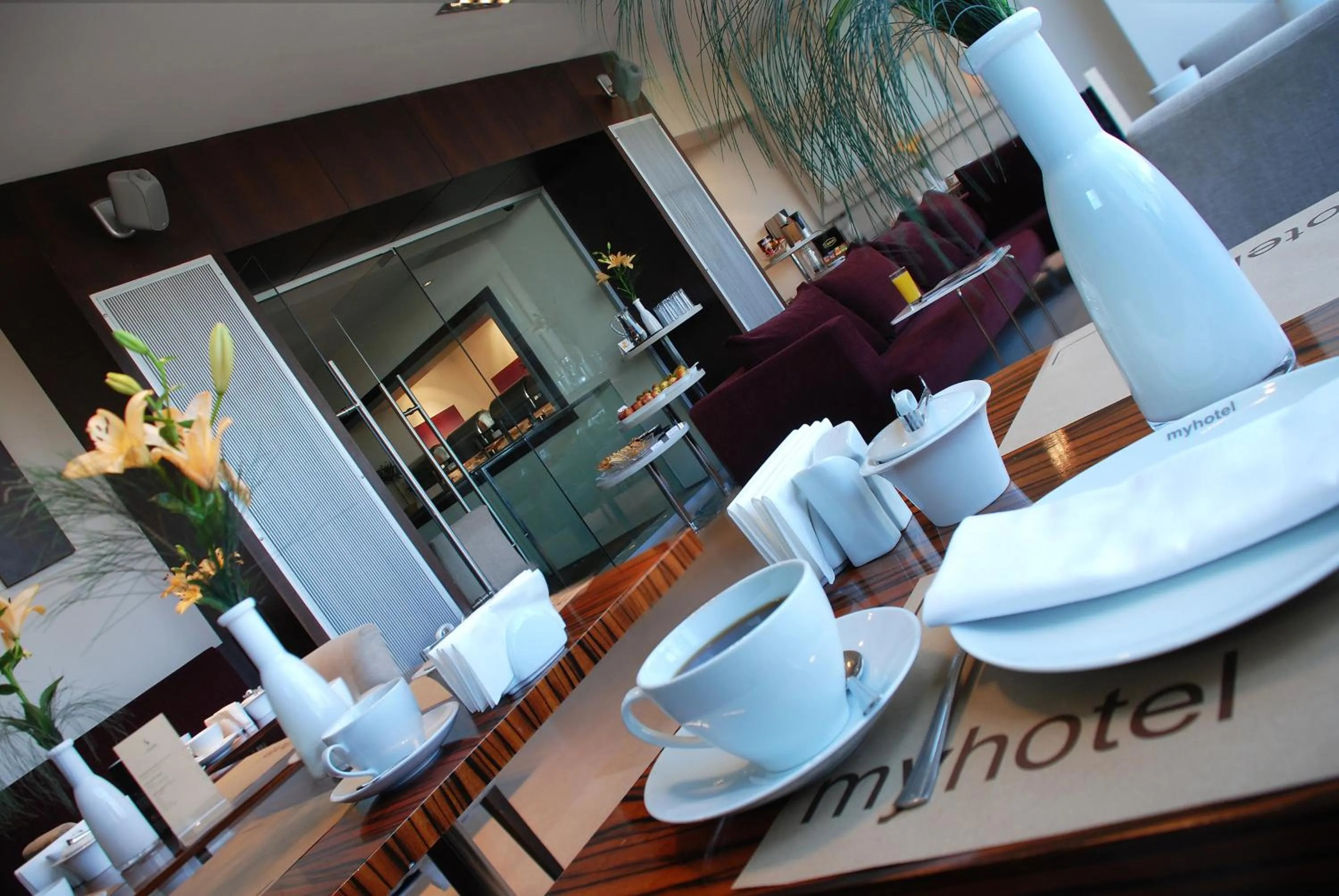 Restaurant/places to eat in MY Hotel