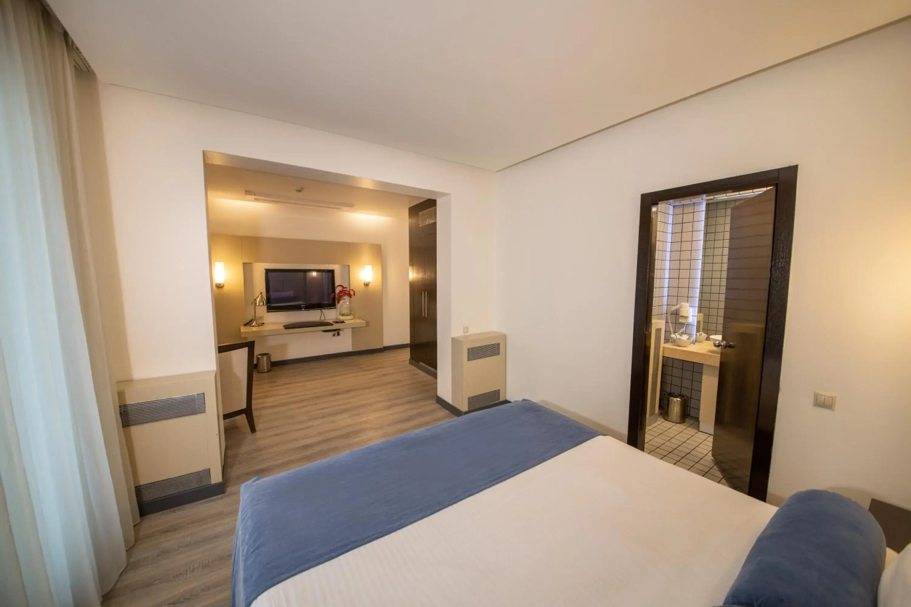 Junior Suite - single occupancy in MY Hotel Junior Suite - single occupancy in MY Hotel