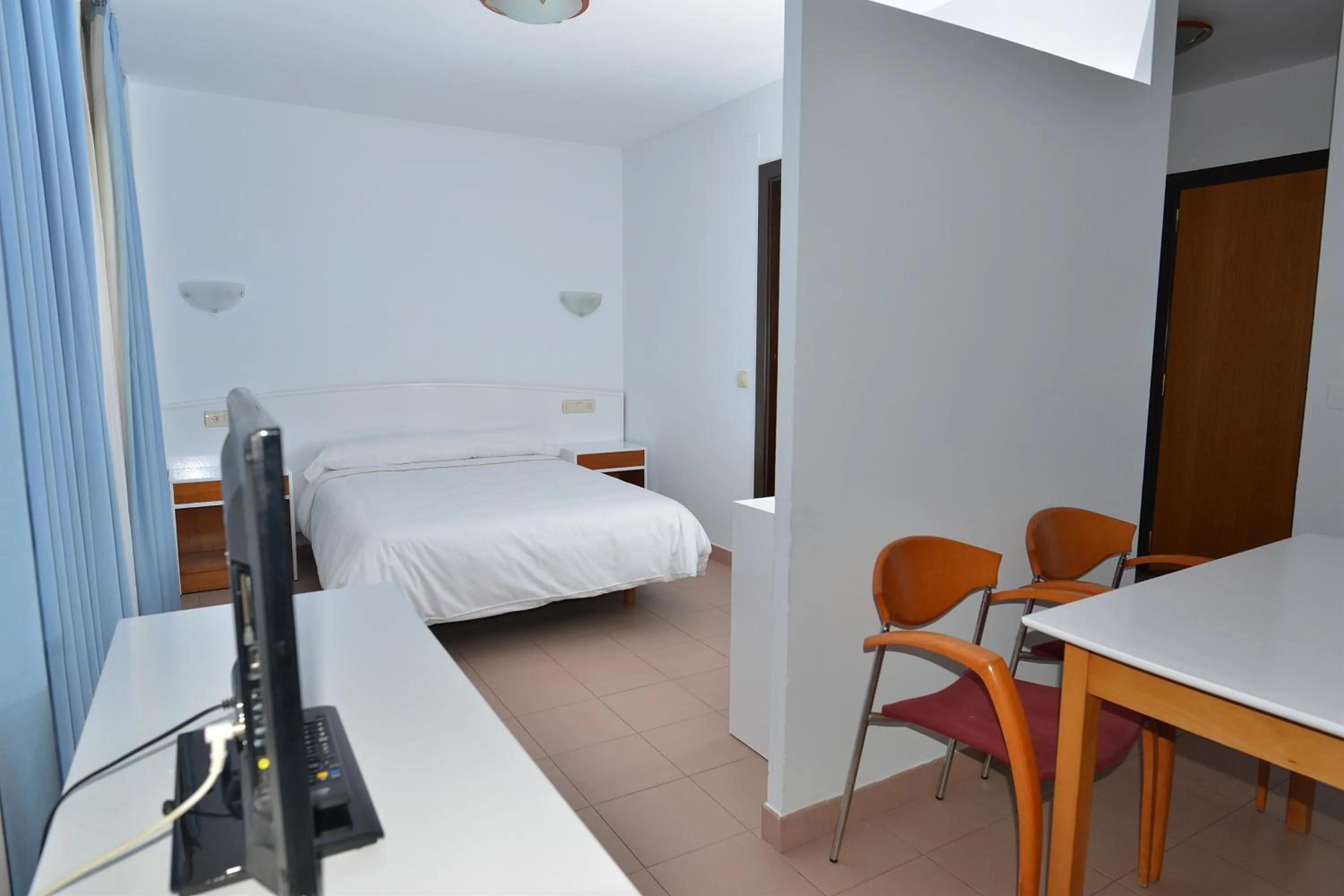 Photo of the whole room, Bed in Apartamentos Marina