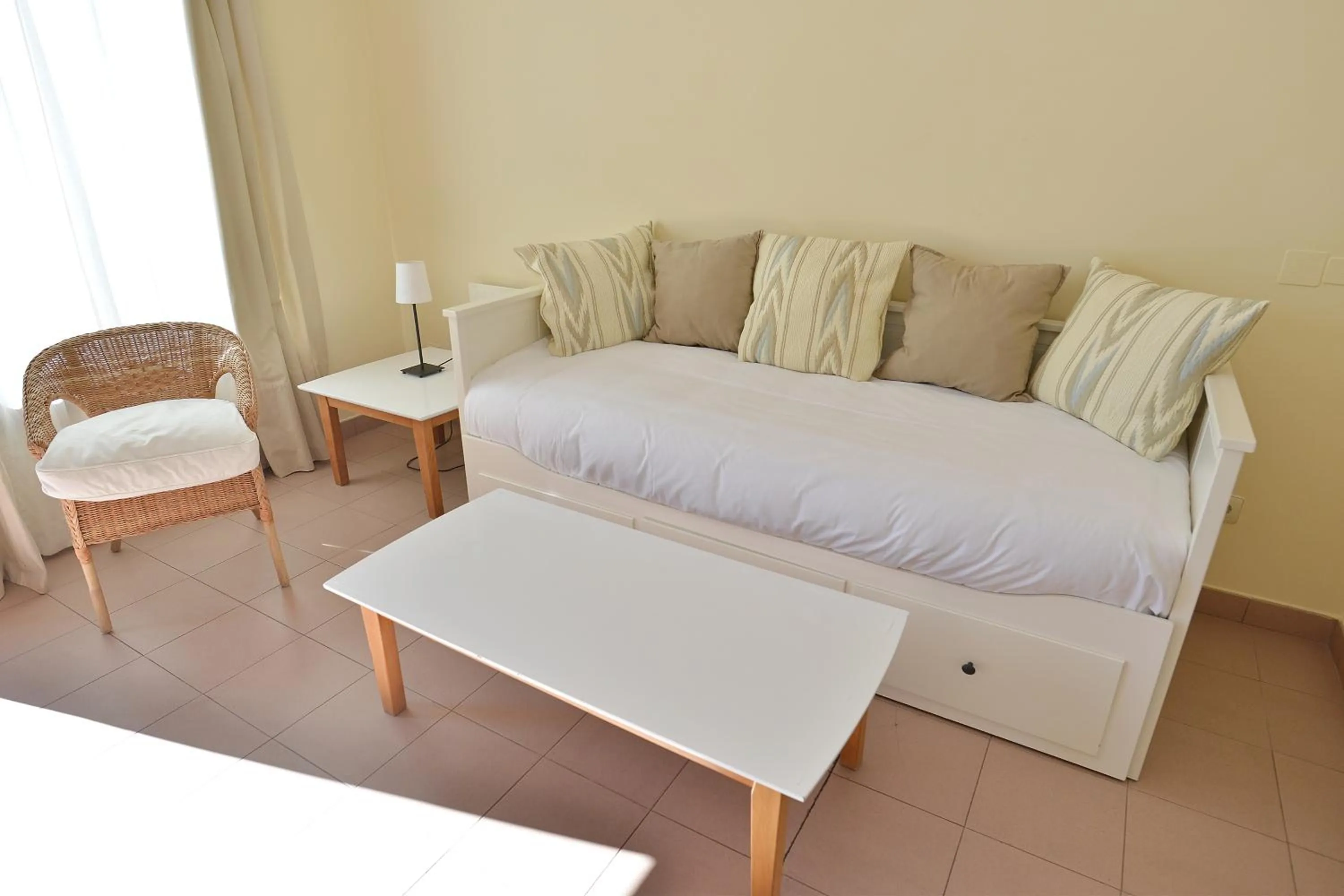 Living room, Bed in Apartamentos Marina