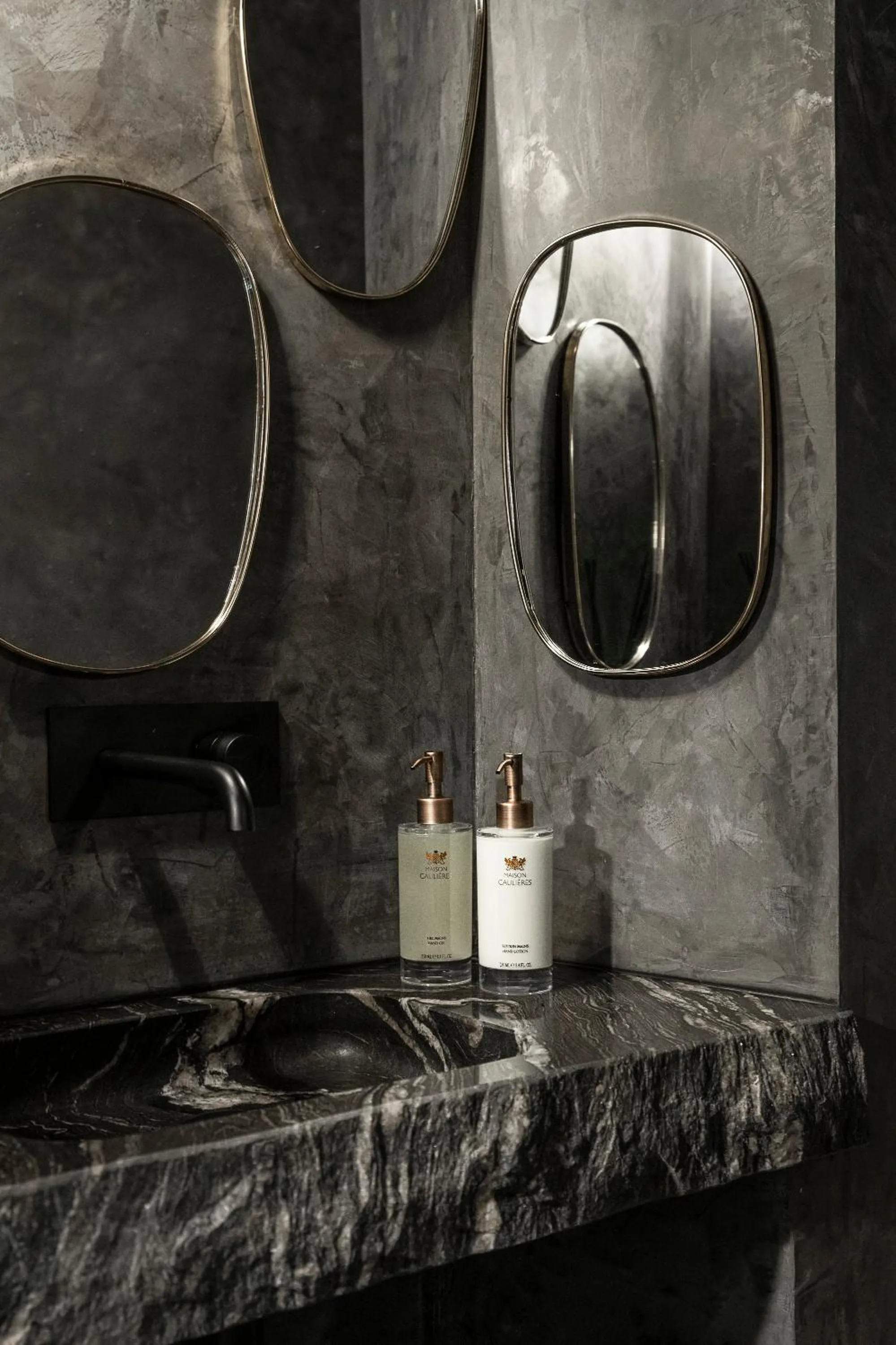 Restaurant/places to eat in Petit Hôtel Confidentiel