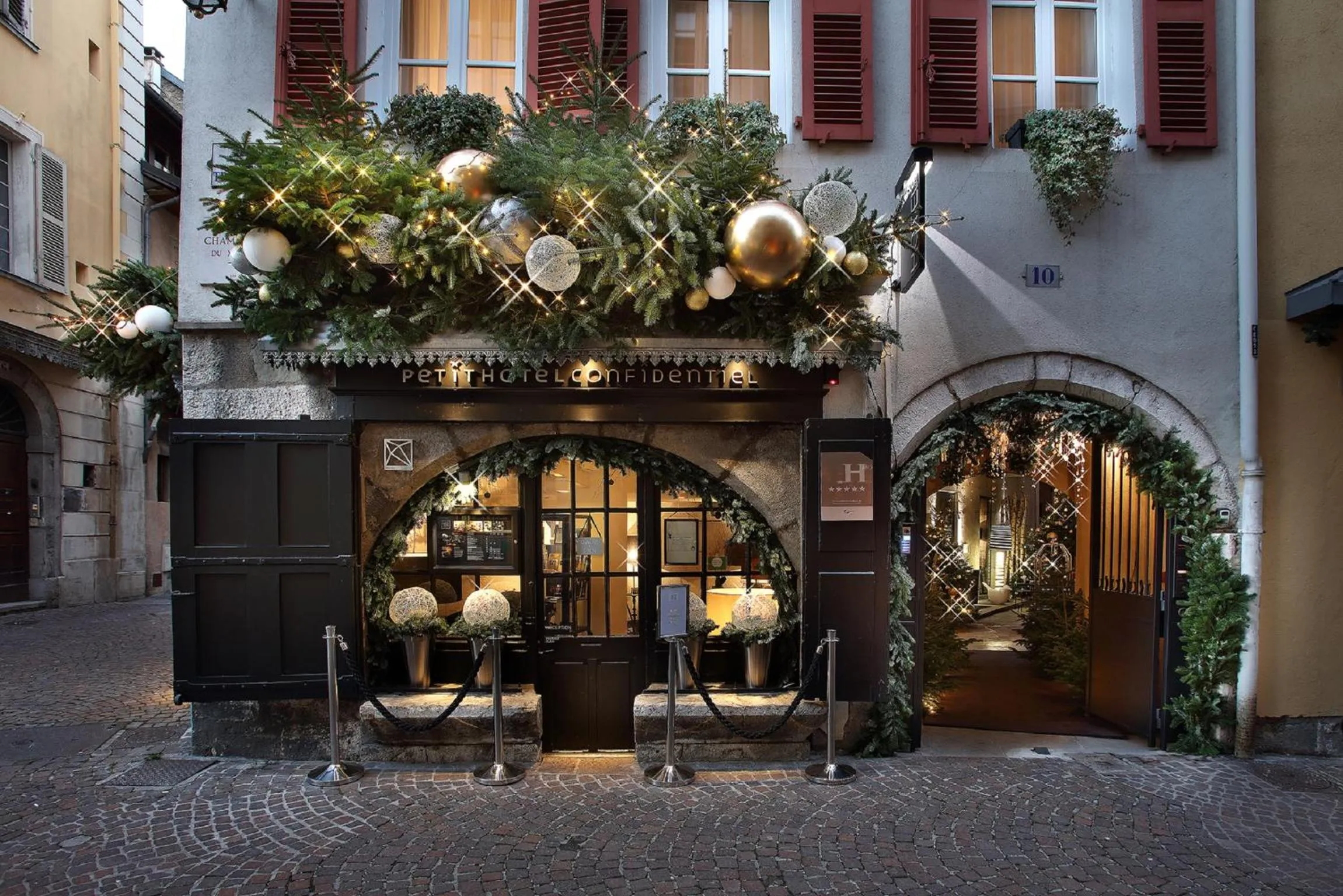 Facade/entrance in Petit Hôtel Confidentiel