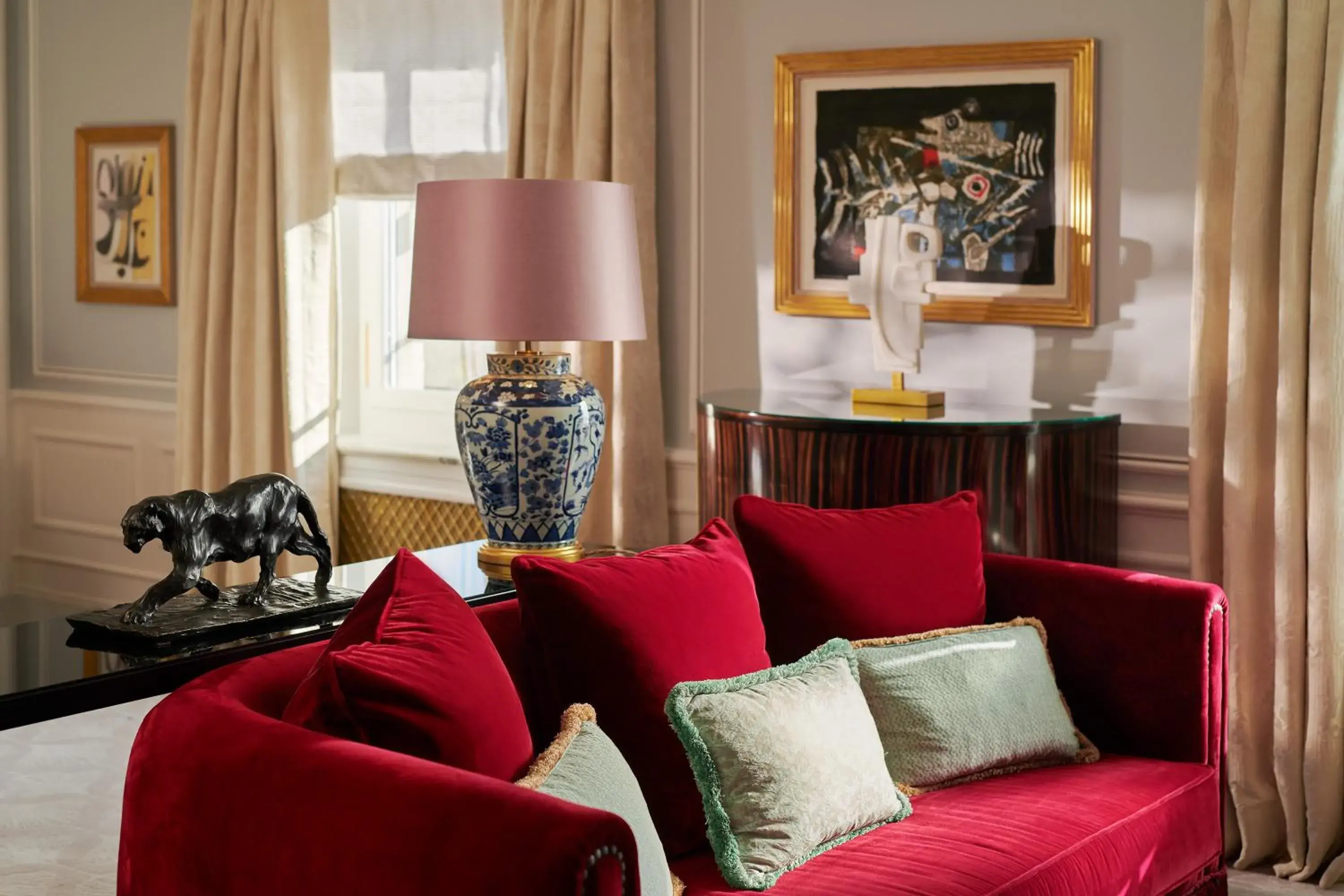 Living room in Baur au Lac Living room in Baur au Lac