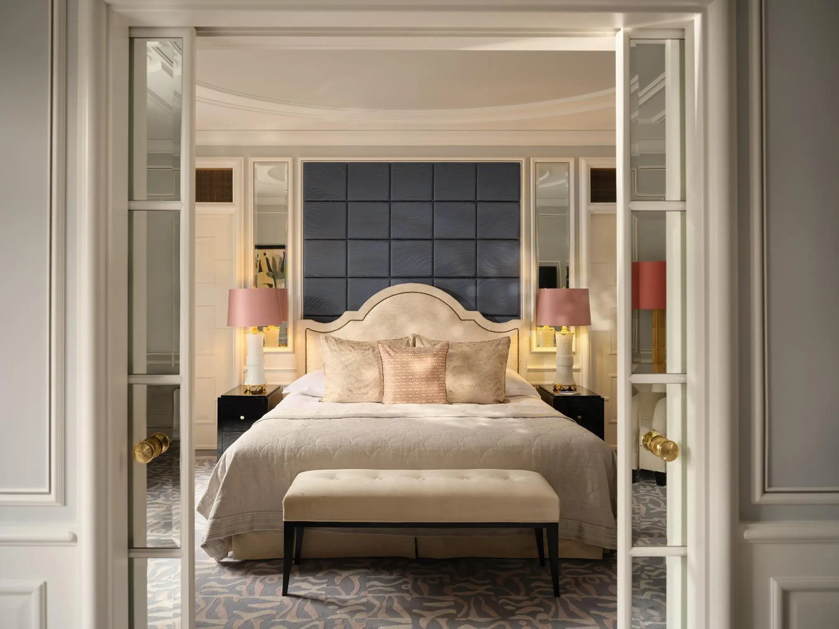 Bedroom, Bed in Baur au Lac Bedroom, Bed in Baur au Lac