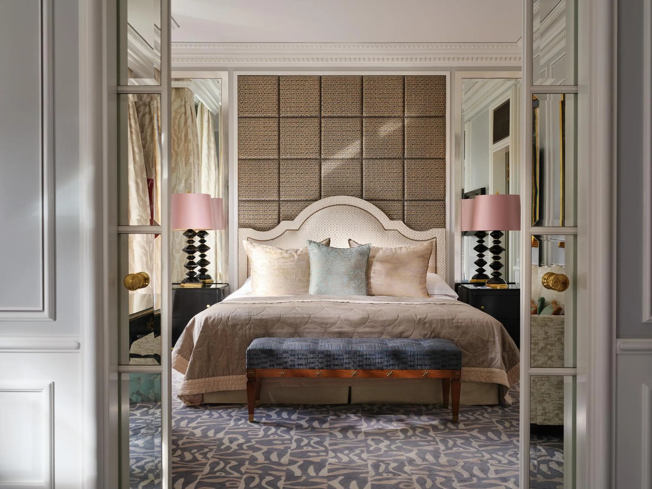 Bedroom, Bed in Baur au Lac