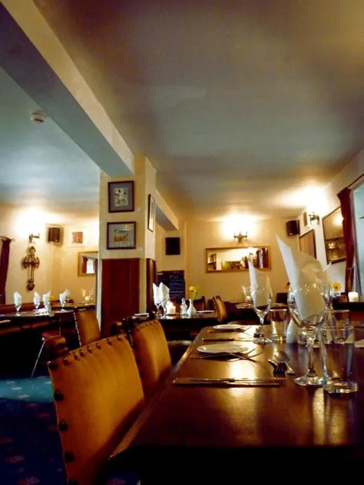 Restaurant/places to eat in The Douglas Hotel