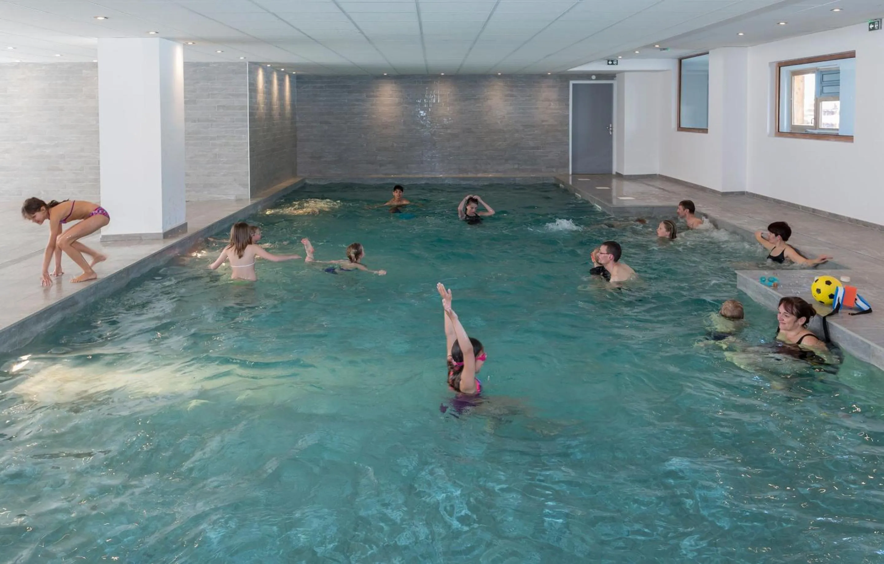 Swimming pool in Résidence Odalys Front de Neige