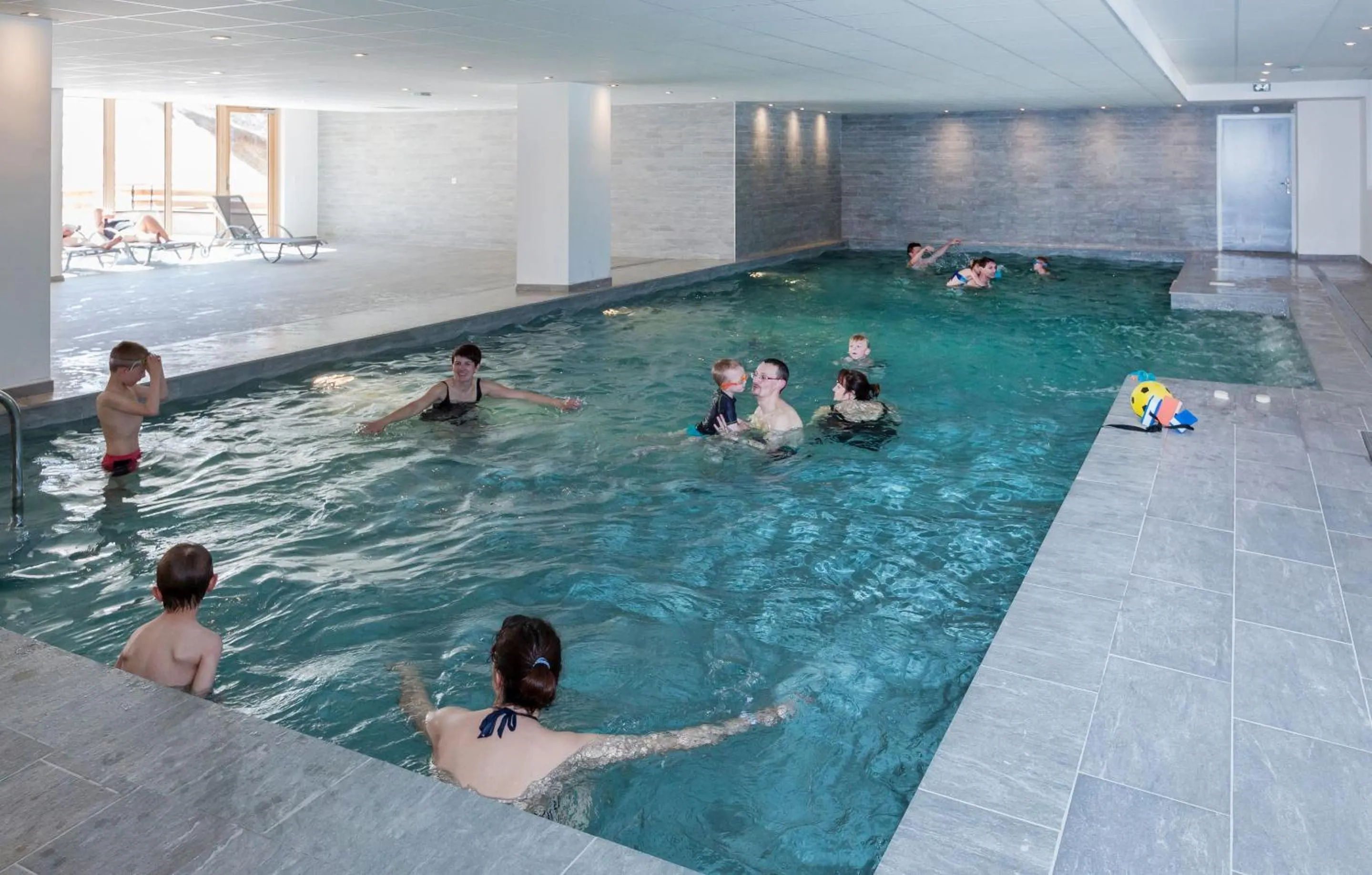 Swimming pool in Résidence Odalys Front de Neige