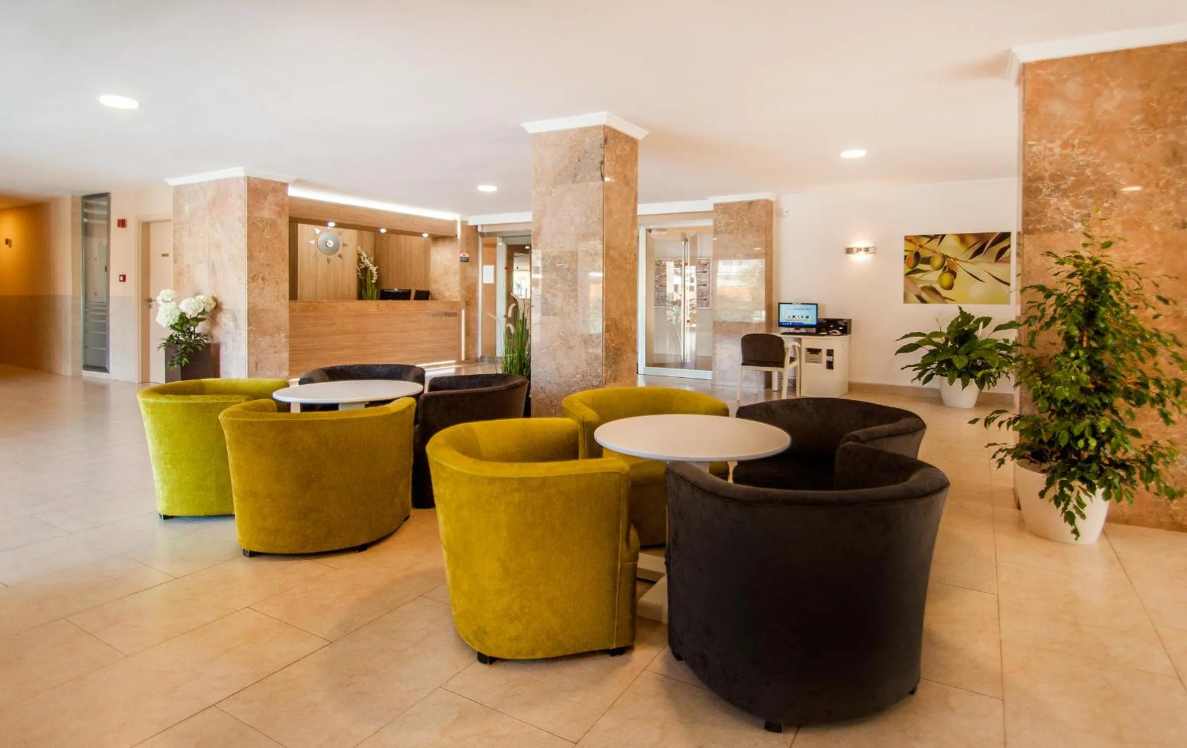 Lobby or reception in Apartamentos Sol y Vera