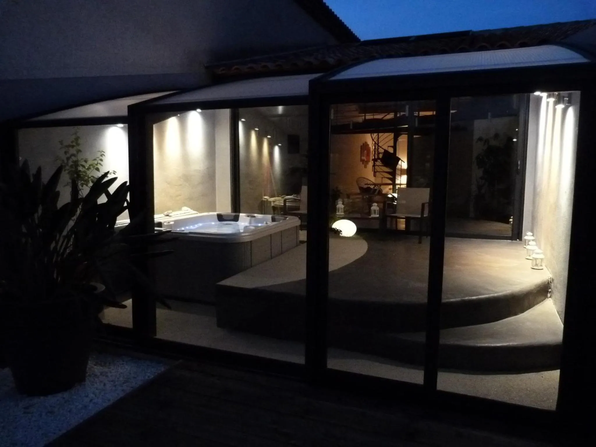 Spa and wellness centre/facilities, Bed in Chambres d'hotes Deluxe Jacuzzi Mas de l'Etoile