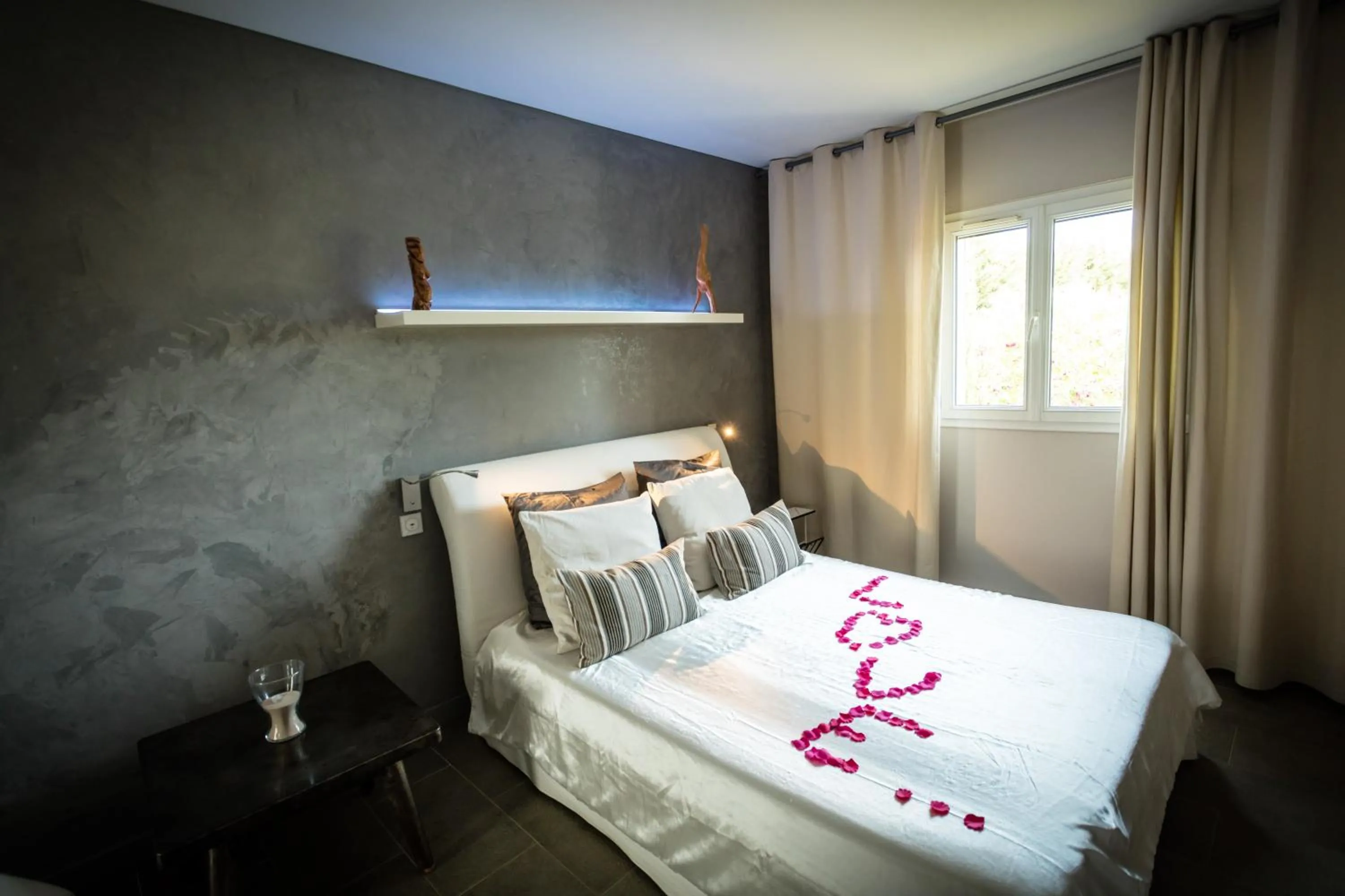 Bed in Chambres d'hotes Deluxe Jacuzzi Mas de l'Etoile