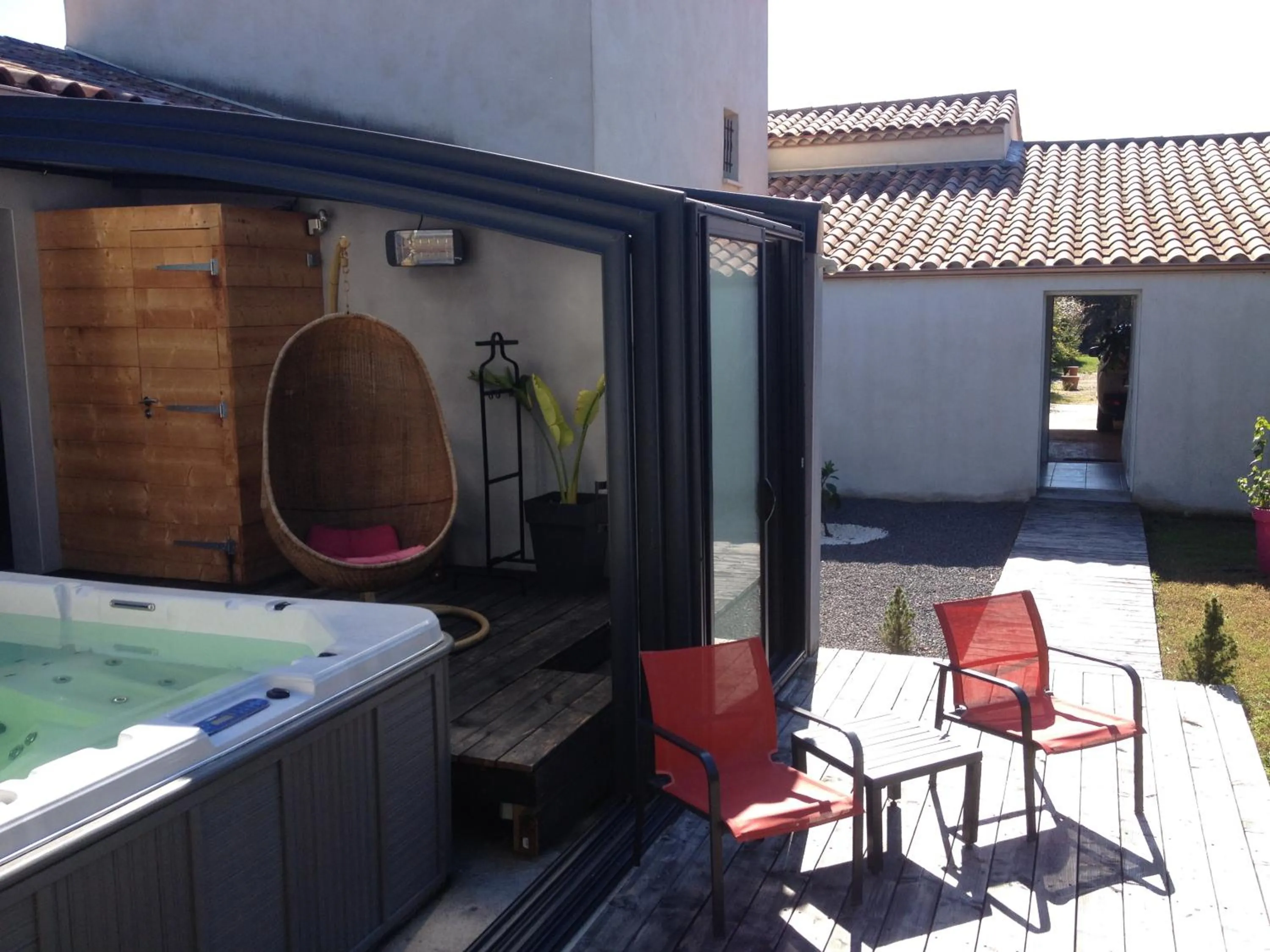 Patio in Chambres d'hotes Deluxe Jacuzzi Mas de l'Etoile