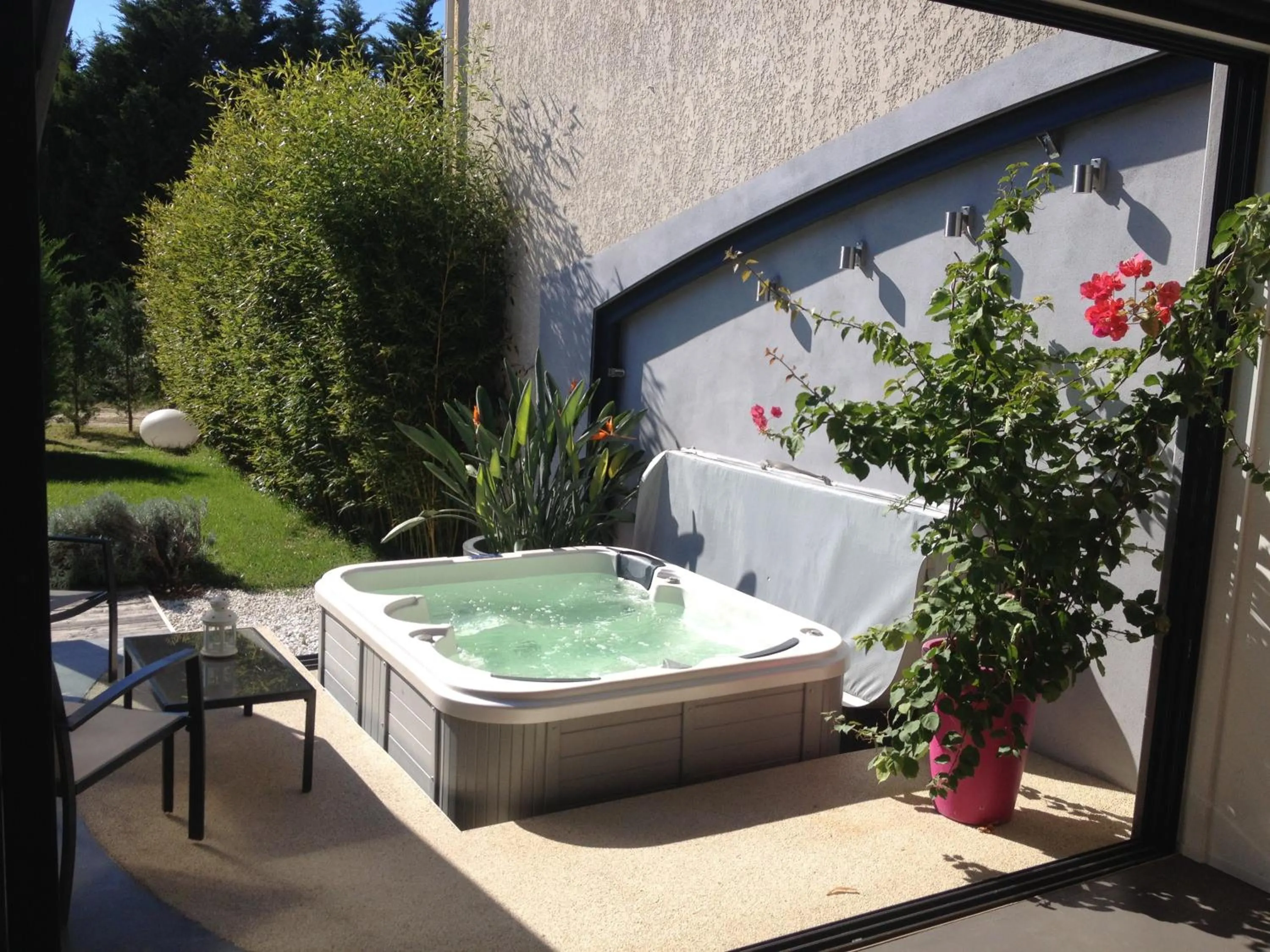 Garden in Chambres d'hotes Deluxe Jacuzzi Mas de l'Etoile