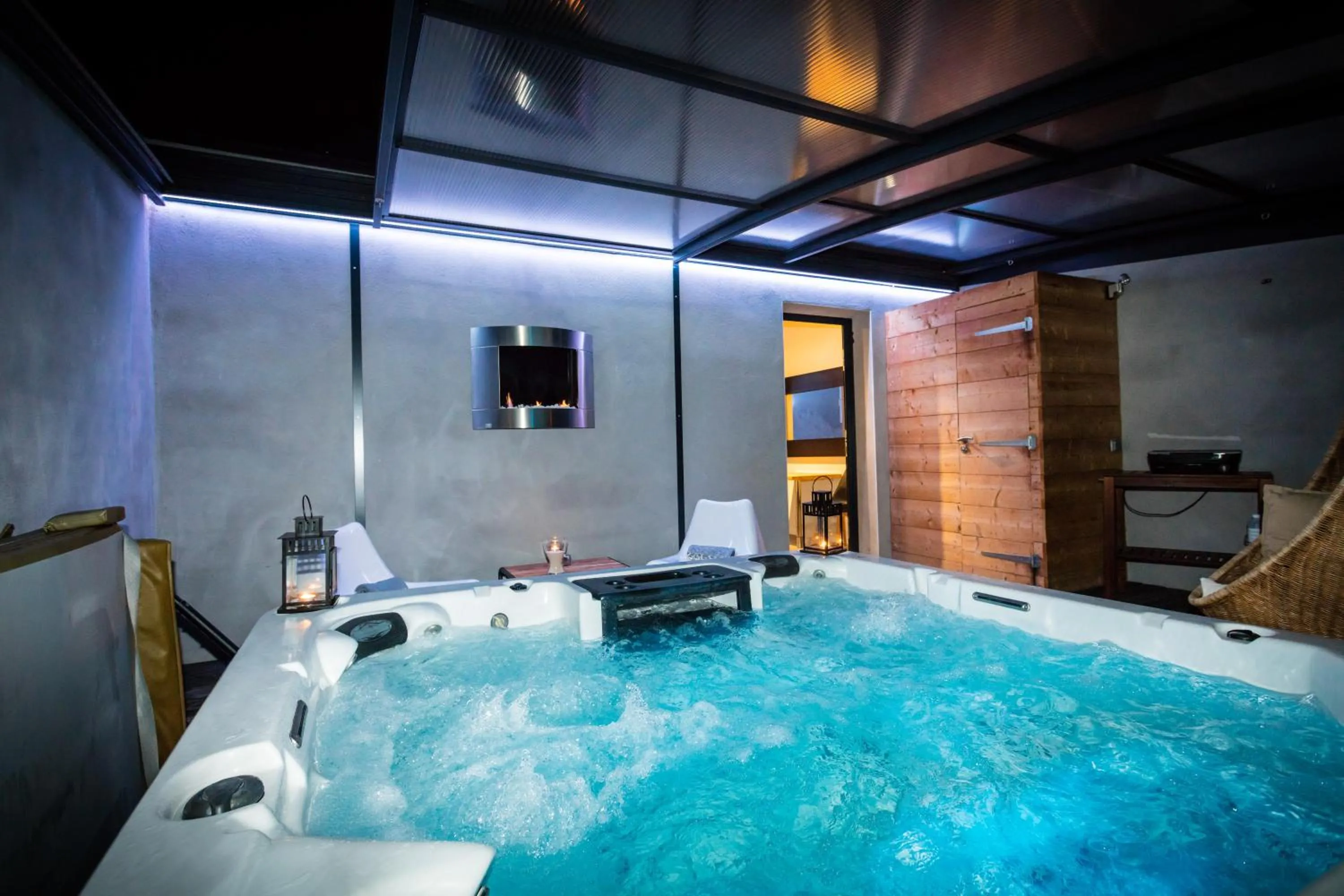 Patio in Chambres d'hotes Deluxe Jacuzzi Mas de l'Etoile