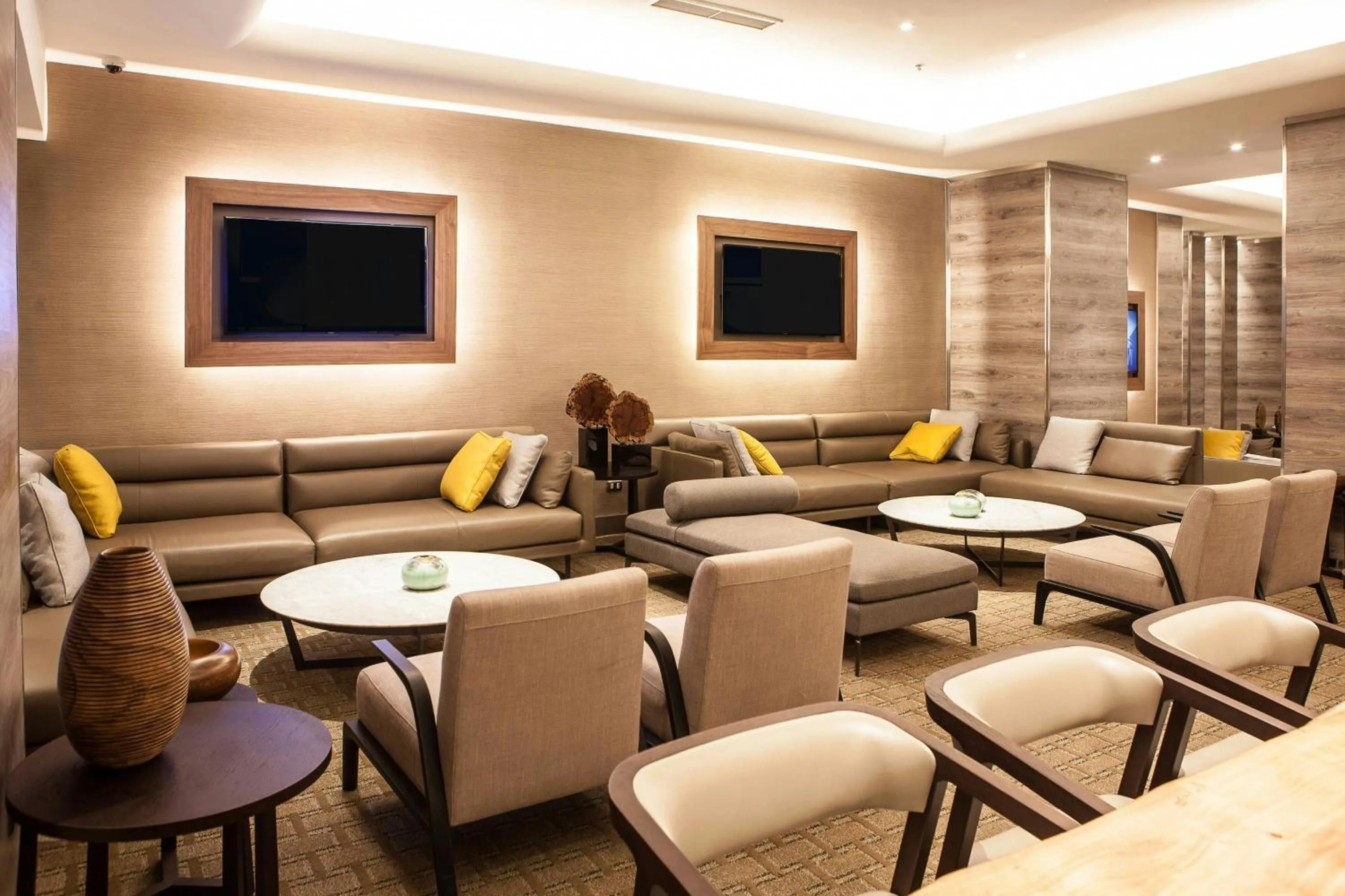 Lounge or bar in Hotel Plaza Santiago