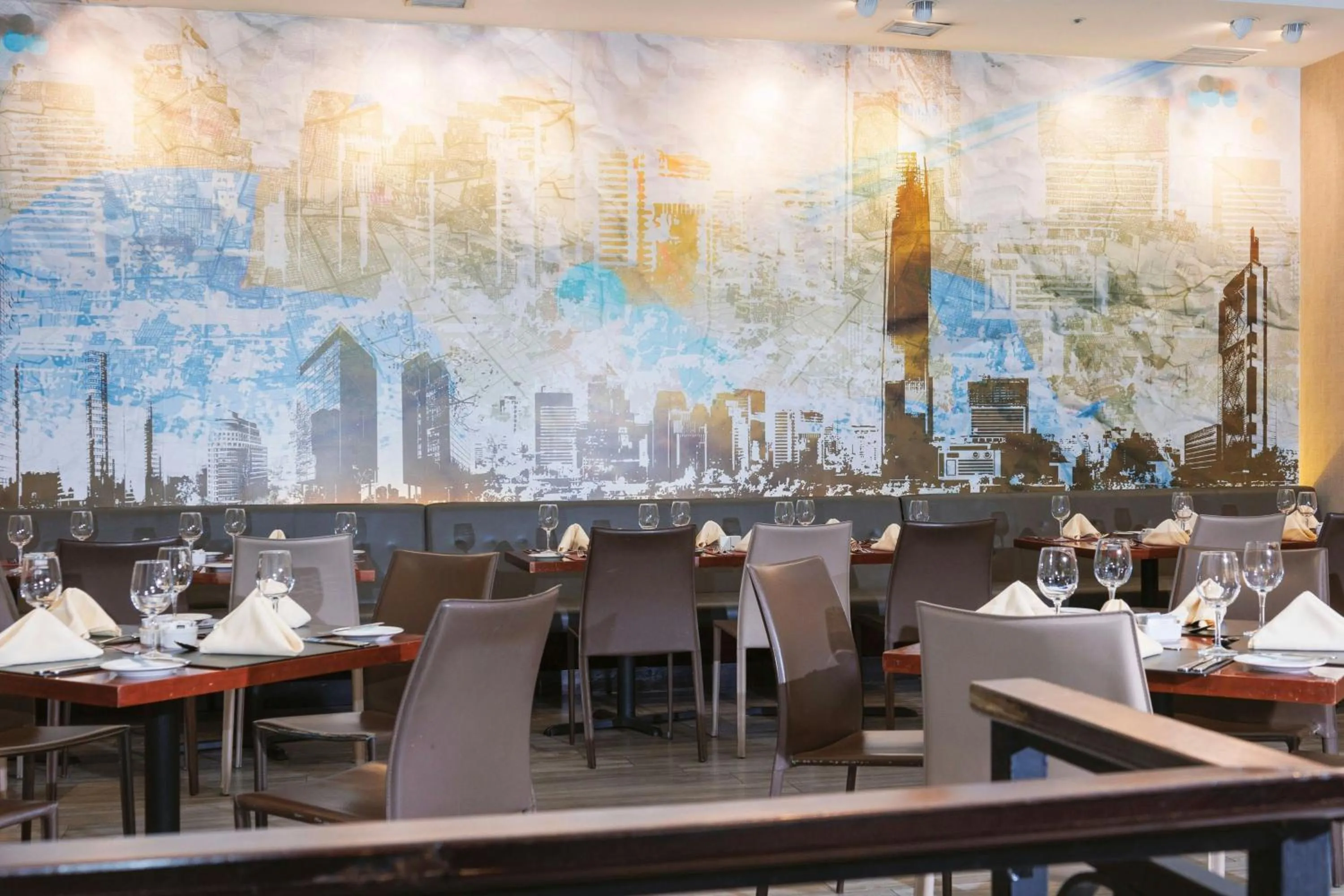 Restaurant/places to eat in Hotel Plaza Santiago