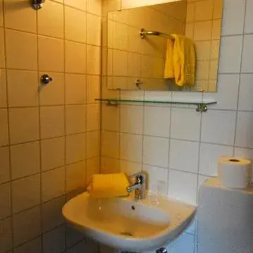 Double or Twin Room in Gästehaus zur Linde Double or Twin Room in Gästehaus zur Linde