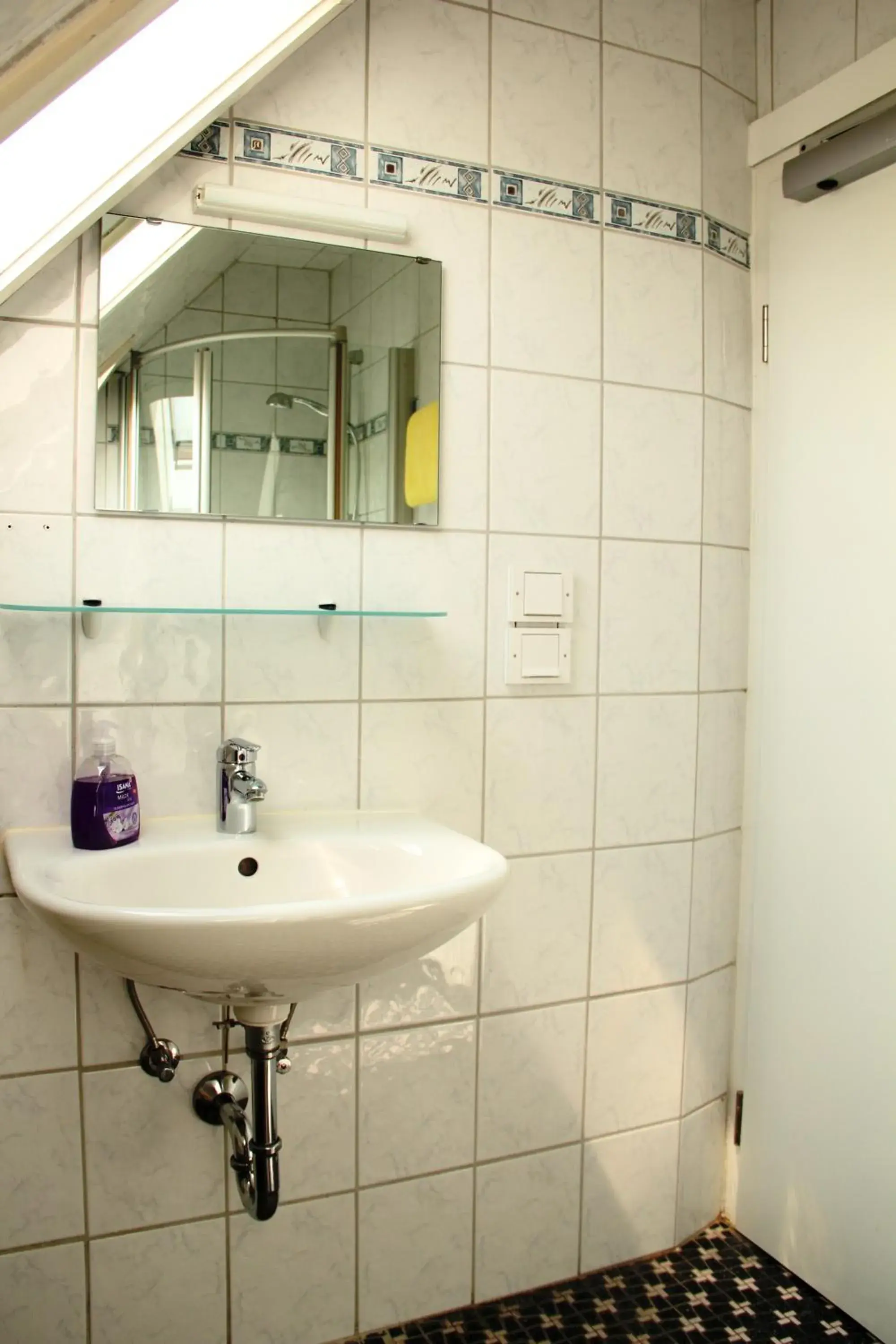 Twin Room with Private External Bathroom in Gästehaus zur Linde Twin Room with Private External Bathroom in Gästehaus zur Linde