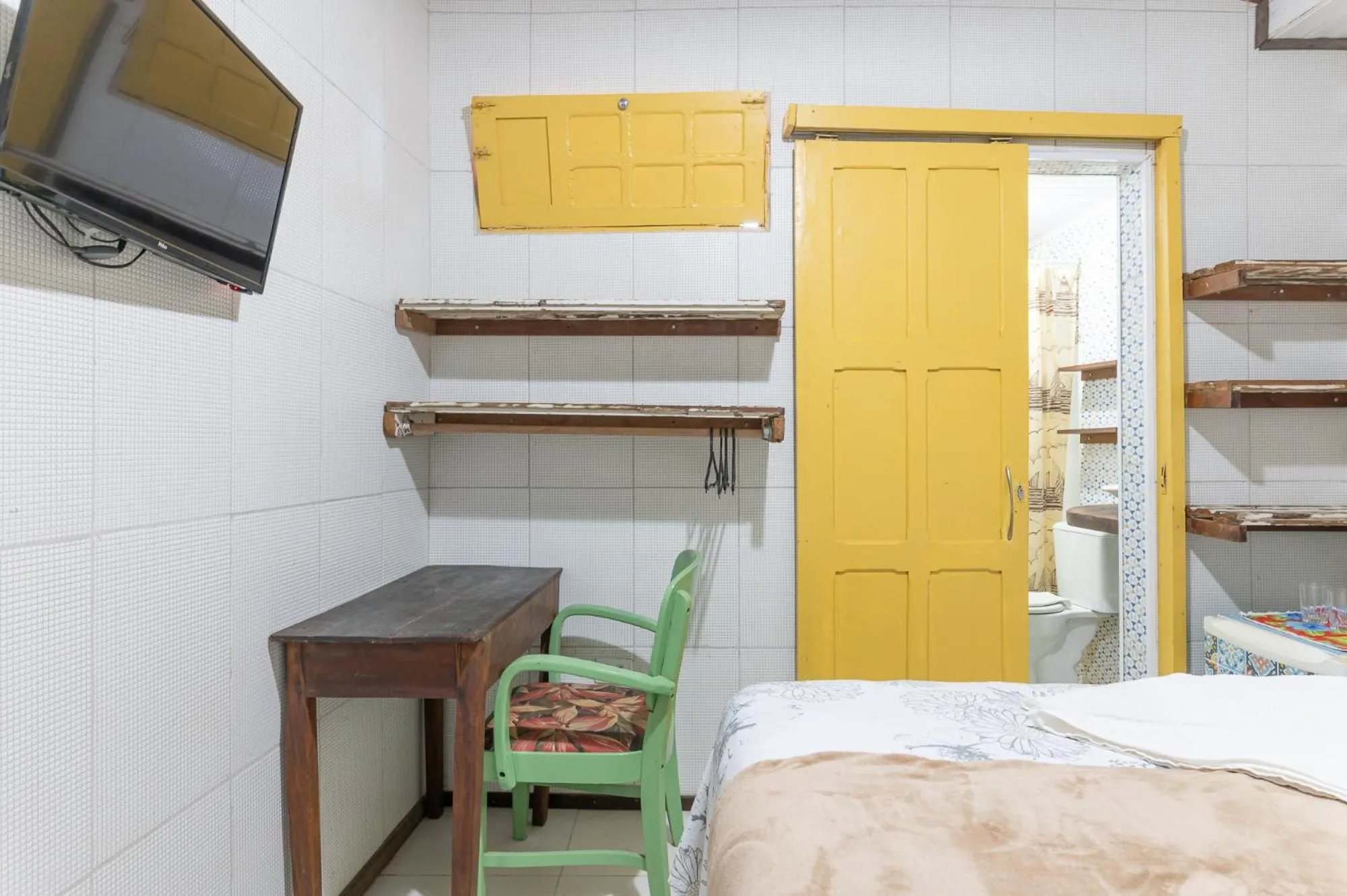 Photo of the whole room, Bed in Pousada Flor de Olinda
