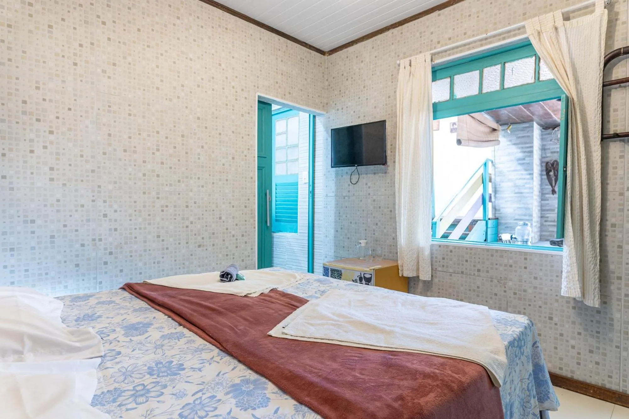 Photo of the whole room, Bed in Pousada Flor de Olinda
