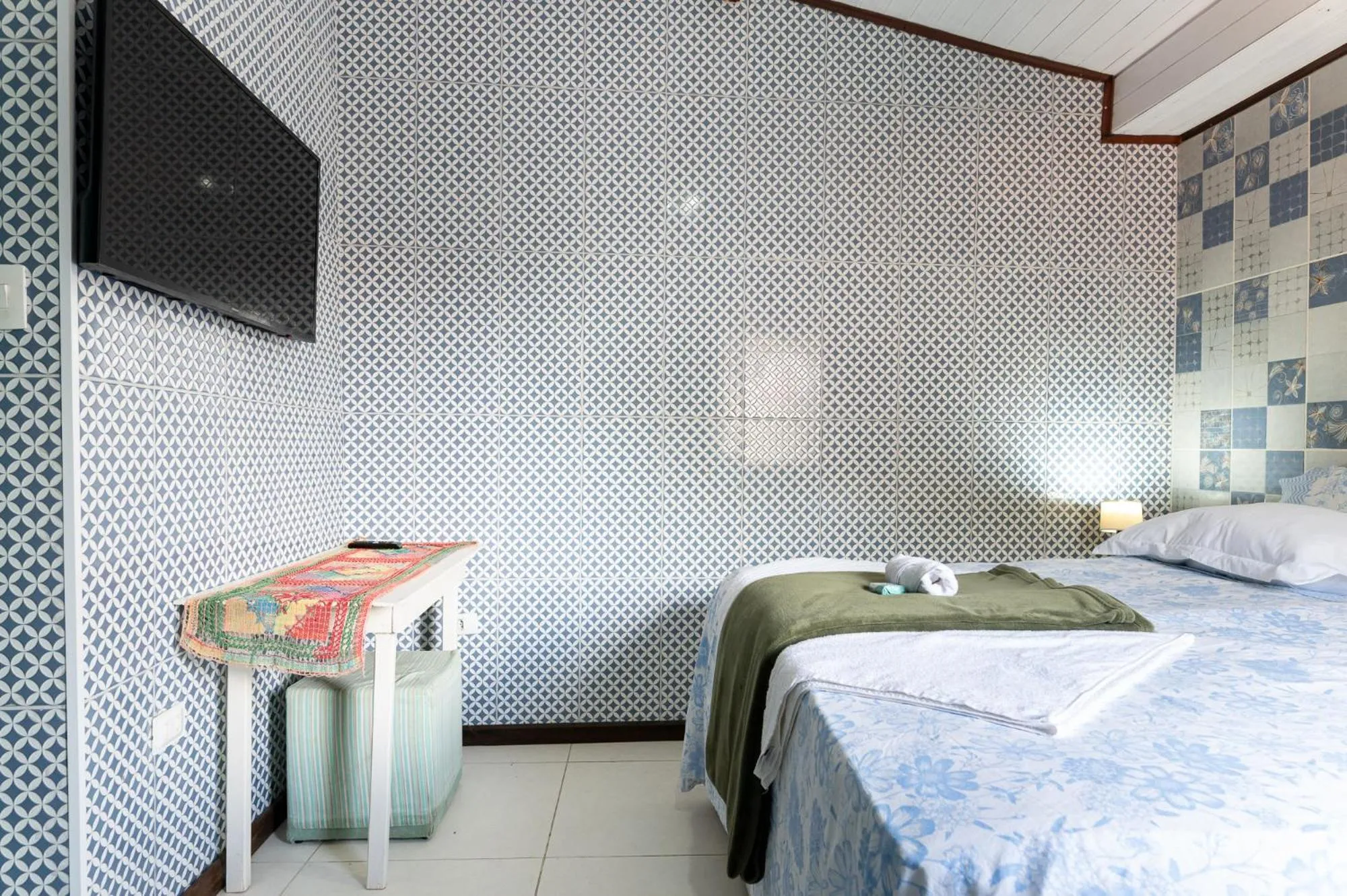 Photo of the whole room, Bed in Pousada Flor de Olinda