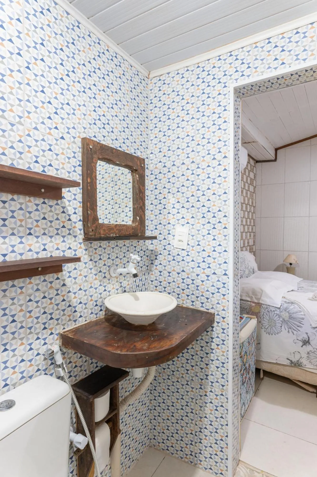 Bathroom, Bed in Pousada Flor de Olinda