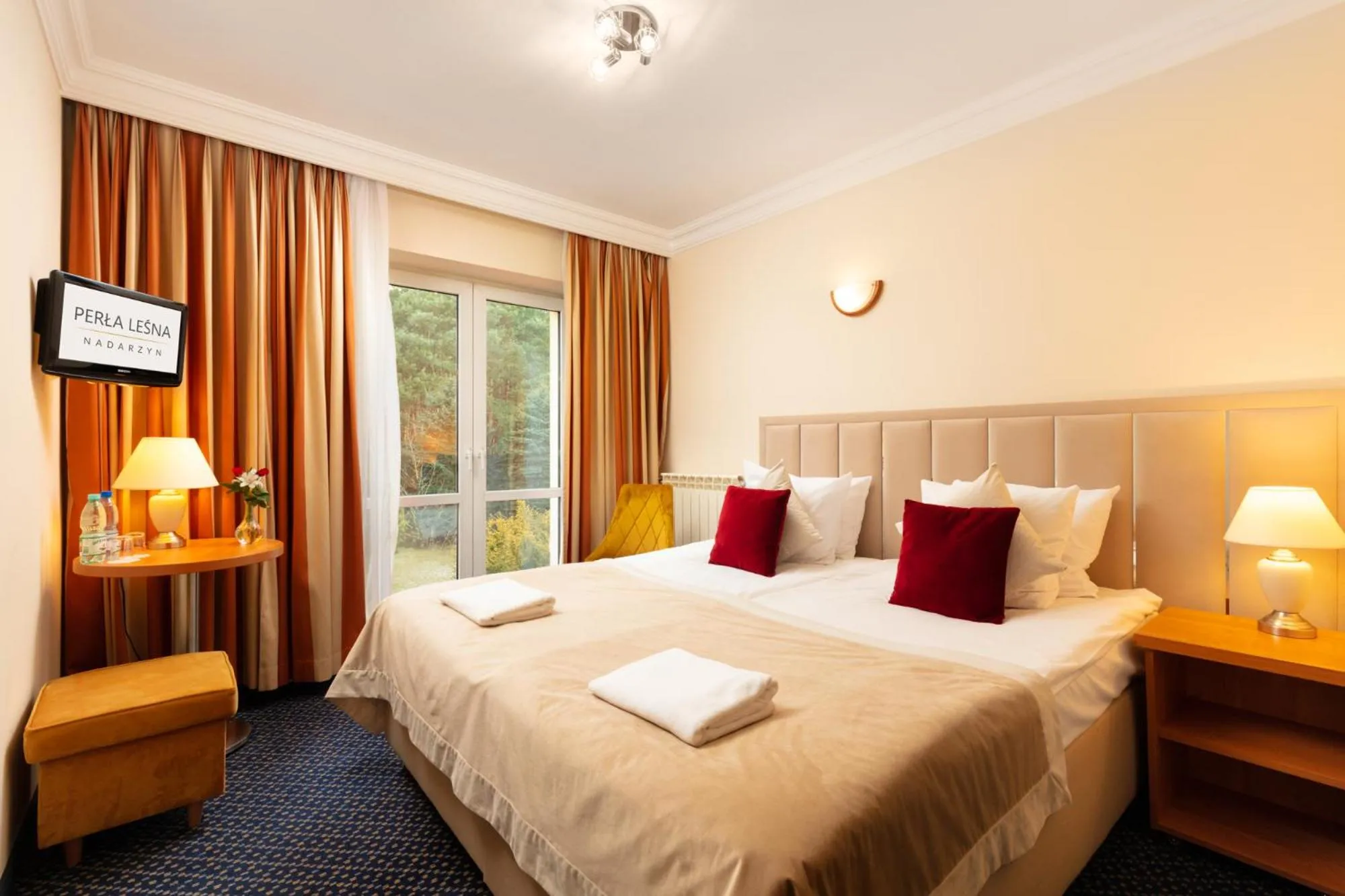 Bed in Perła Leśna Nadarzyn