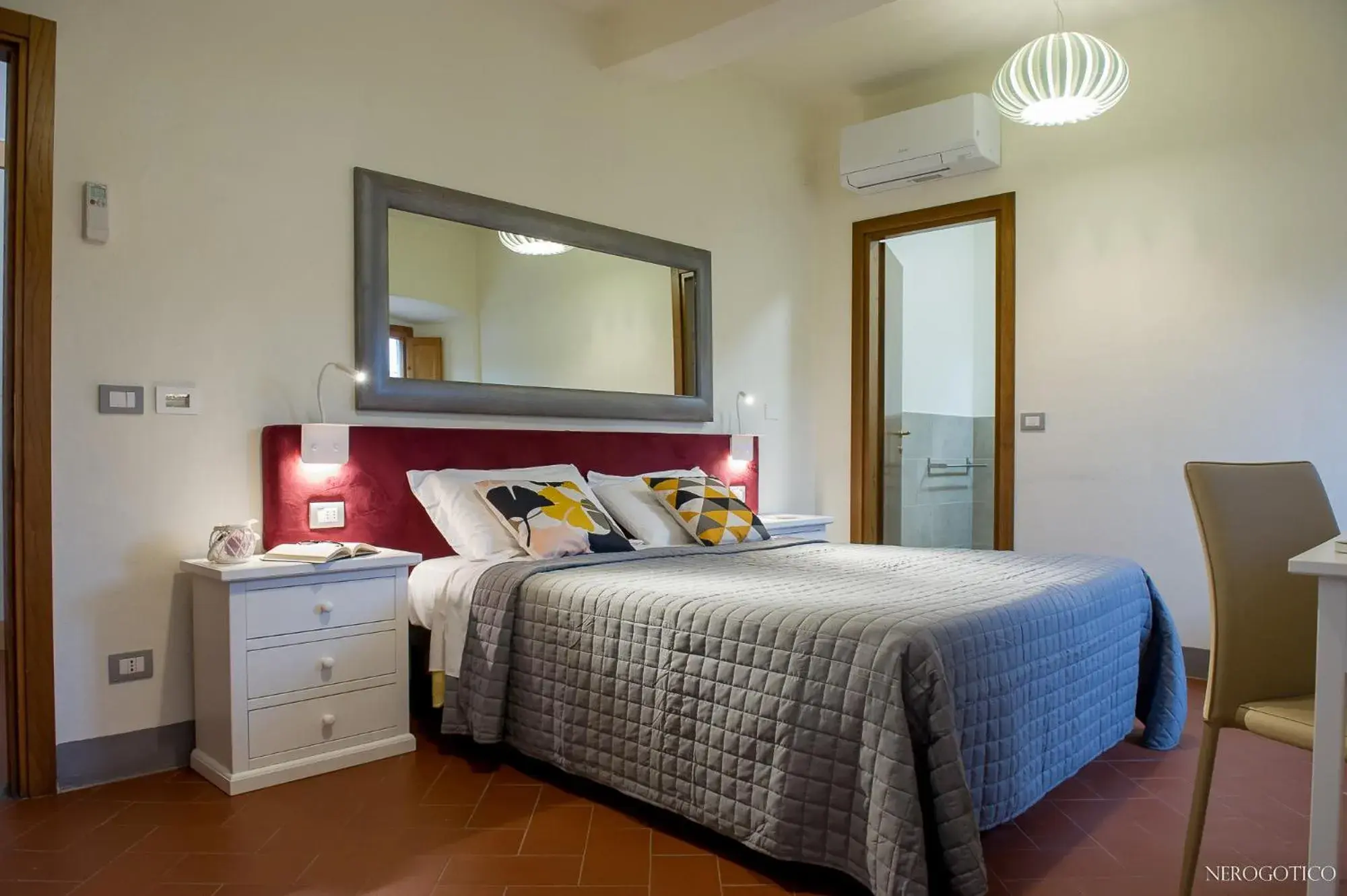 Superior Double Room in Chiostro Delle Monache Hostel Volterra Superior Double Room in Chiostro Delle Monache Hostel Volterra